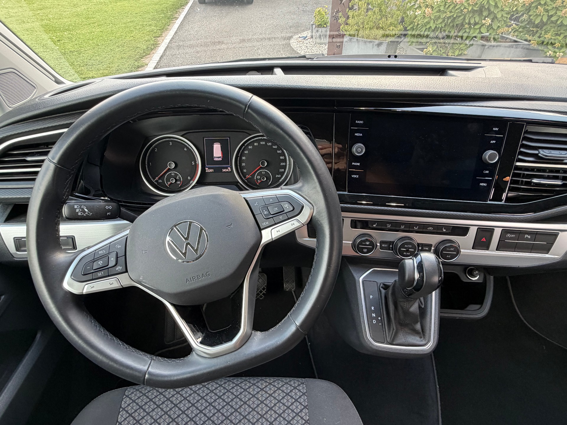 VW 2.0 TDI 150 Beach Edition Spirit DSG 4m-image-2