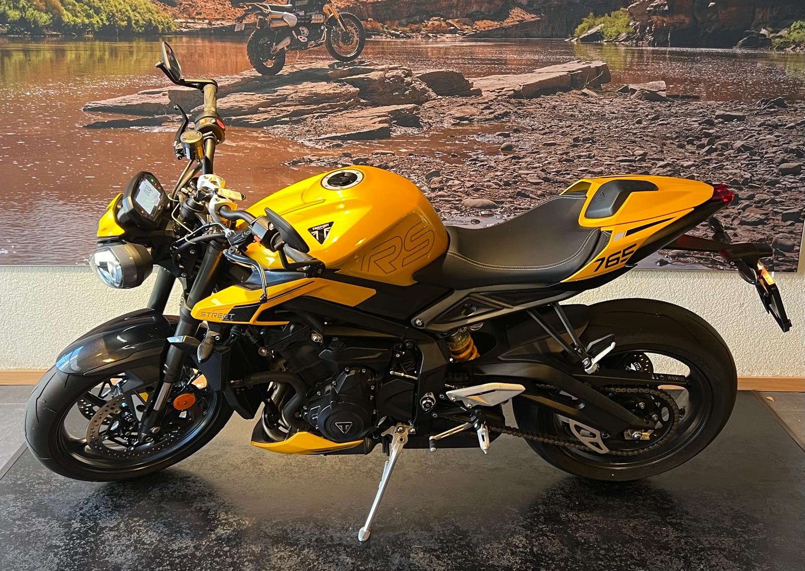 TRIUMPH Street Triple 765 RS-showroom-element-3