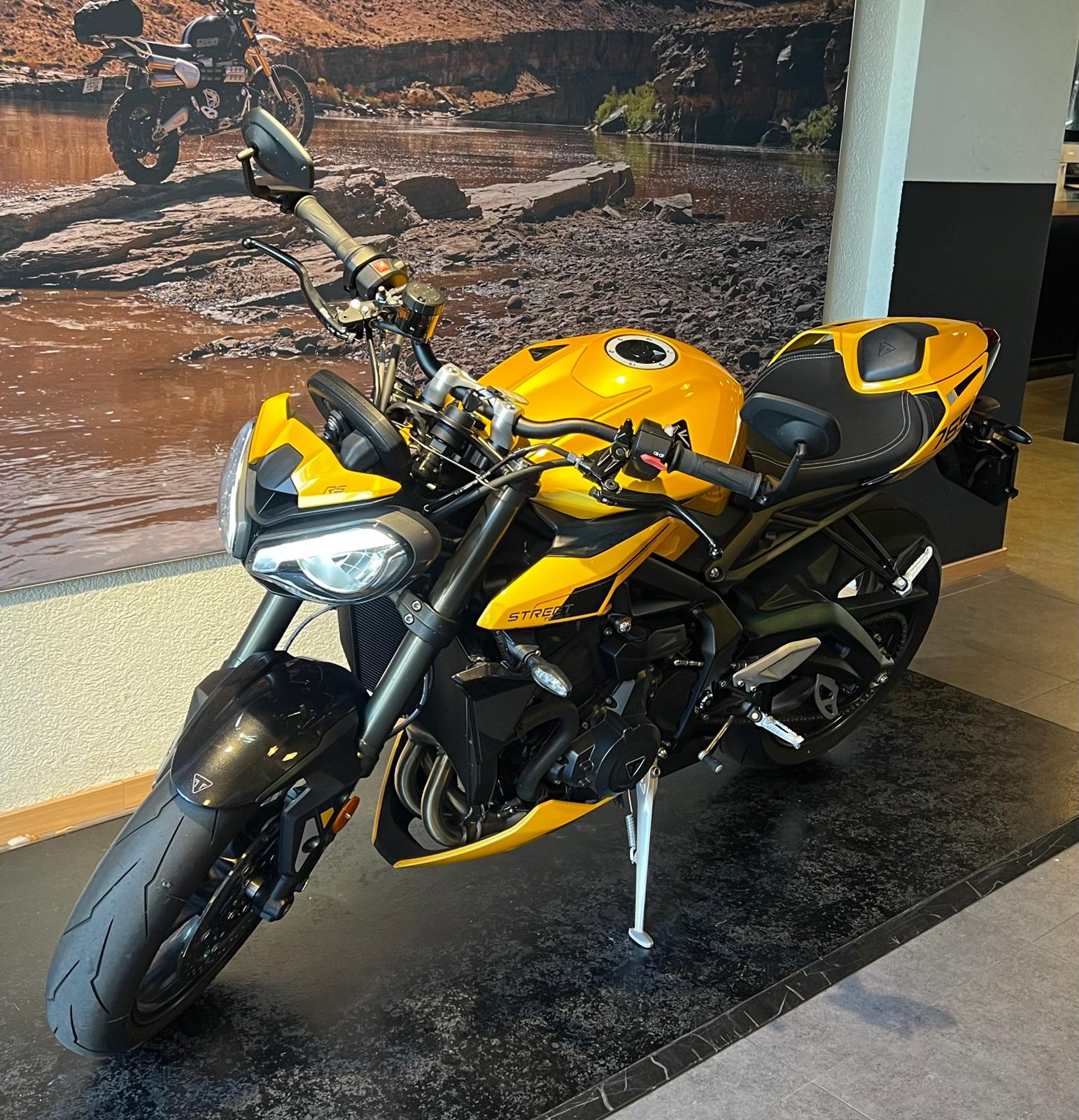 TRIUMPH Street Triple 765 RS-showroom-element-2