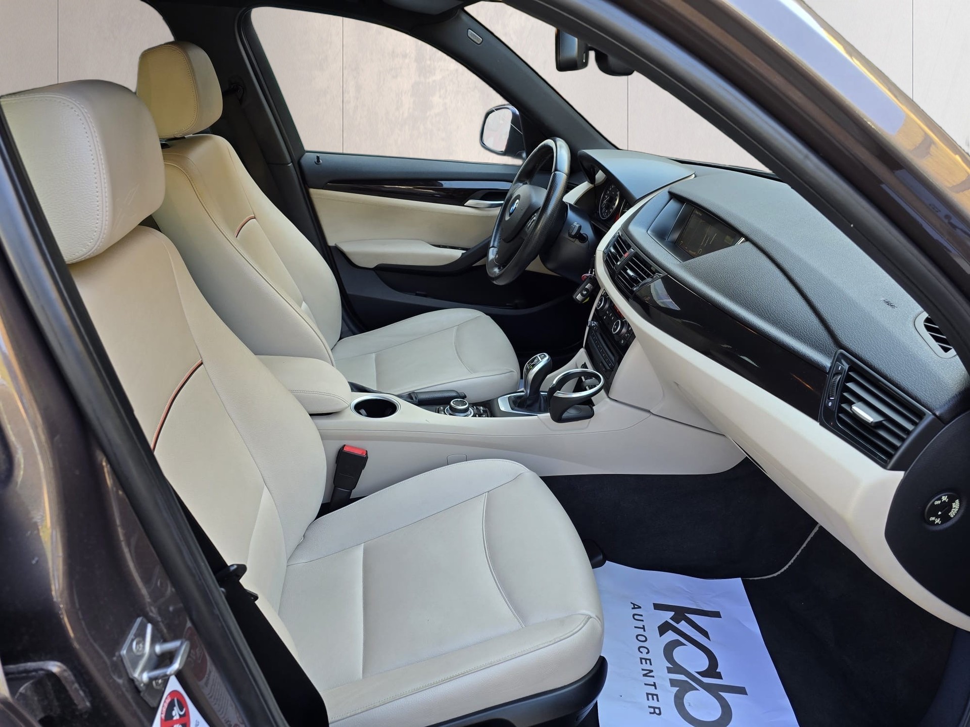 BMW X1 xDrive 20i Sport Line Steptronic-image-14