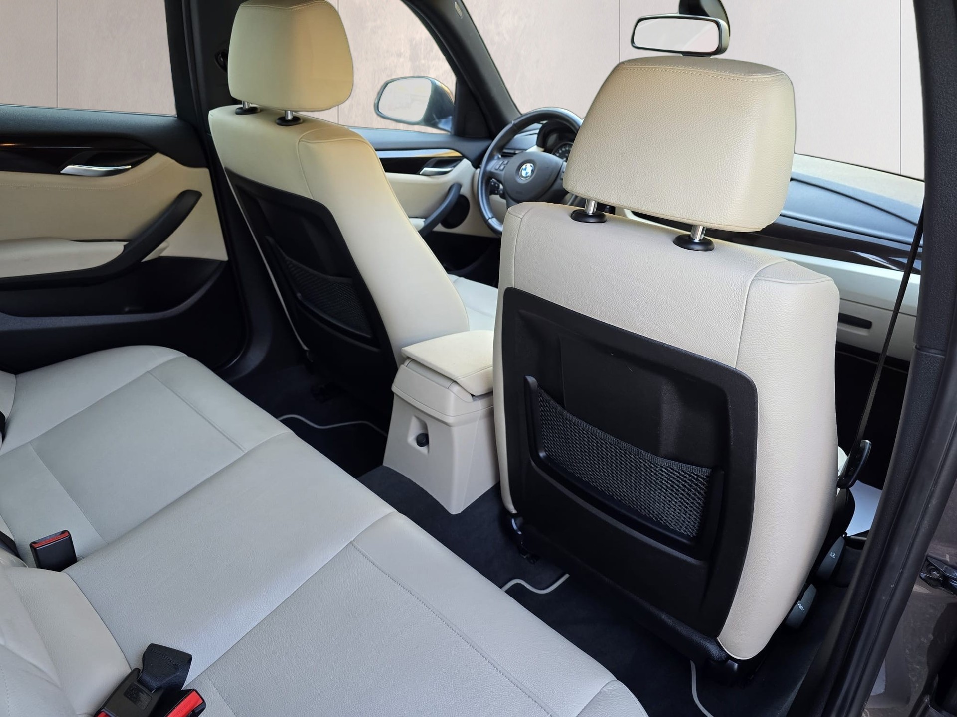 BMW X1 xDrive 20i Sport Line Steptronic-image-16