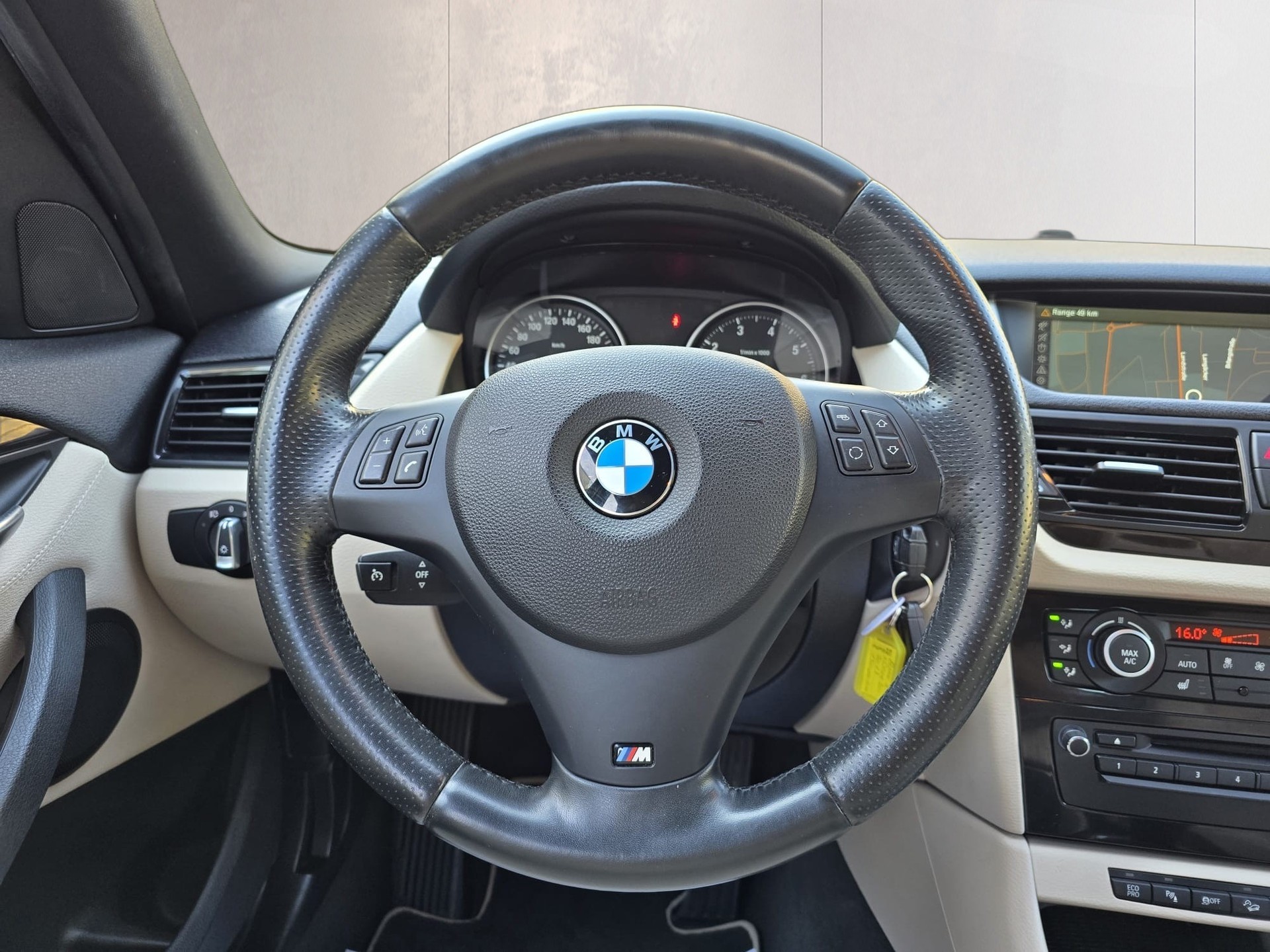 BMW X1 xDrive 20i Sport Line Steptronic-image-9