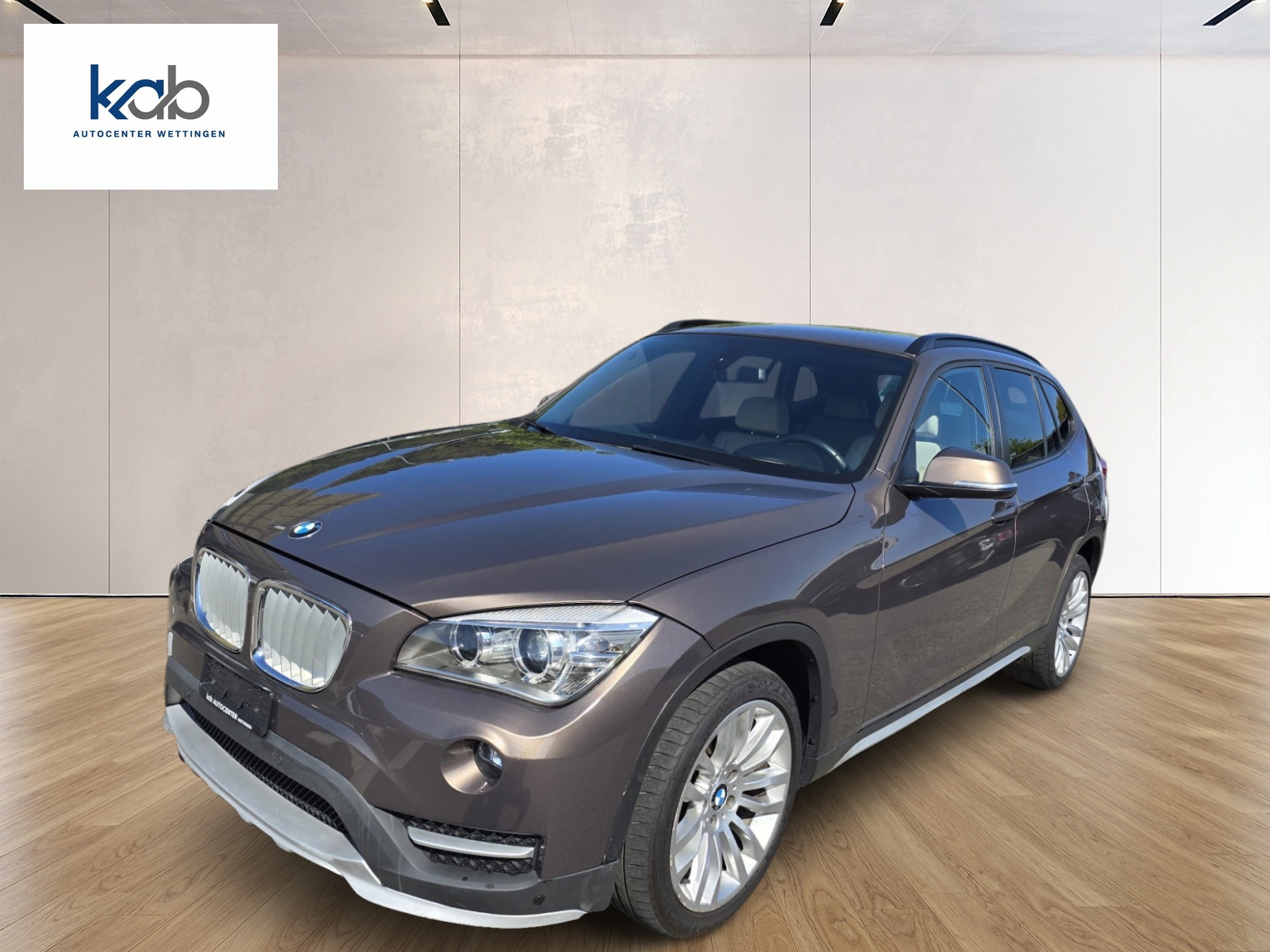 BMW X1 xDrive 20i Sport Line Steptronic-image-0