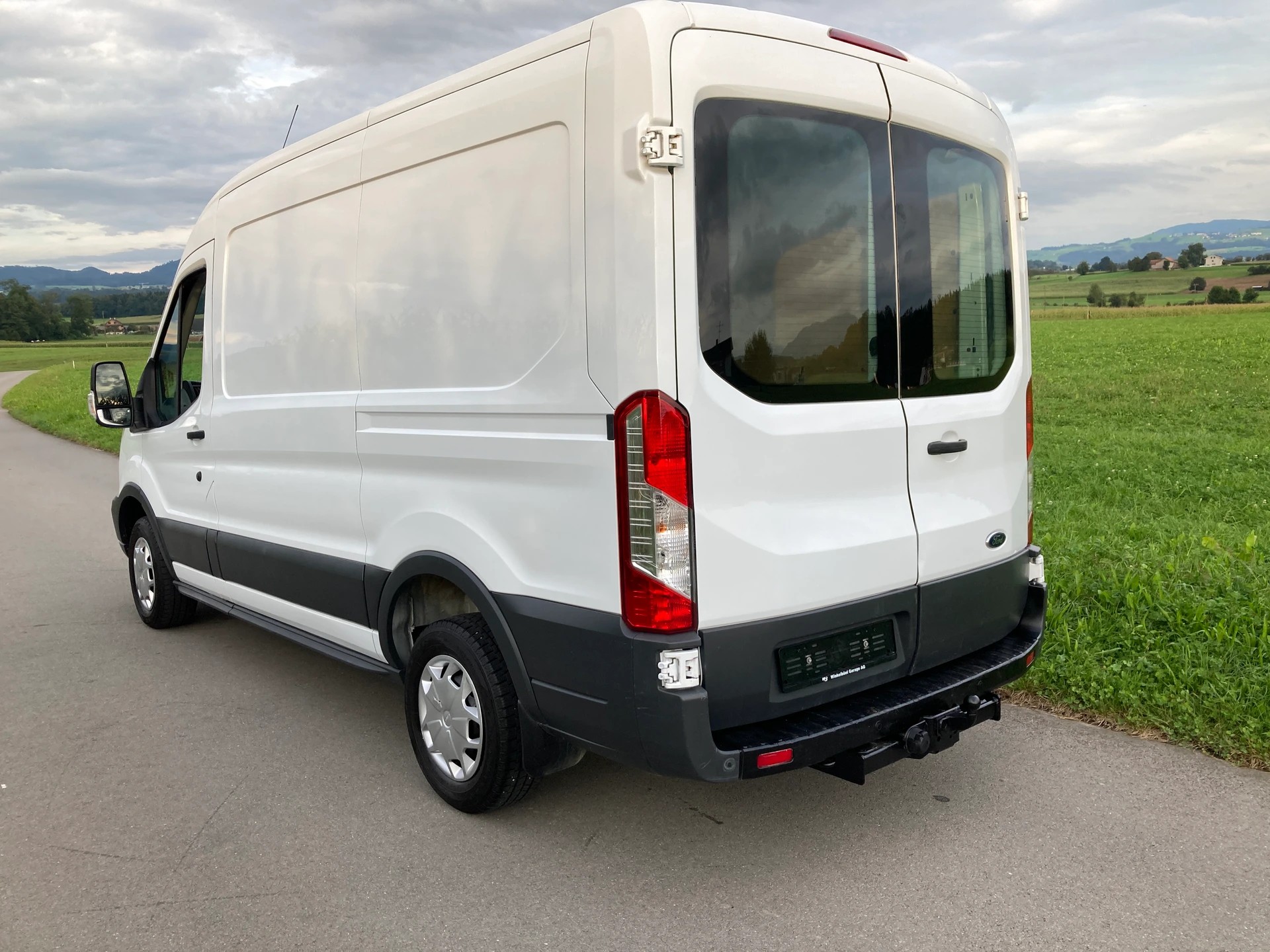 FORD Transit Van 310 L2 Ambiente 2.0 TDCi 105 FWD mit Anhängerkupplung-image-3