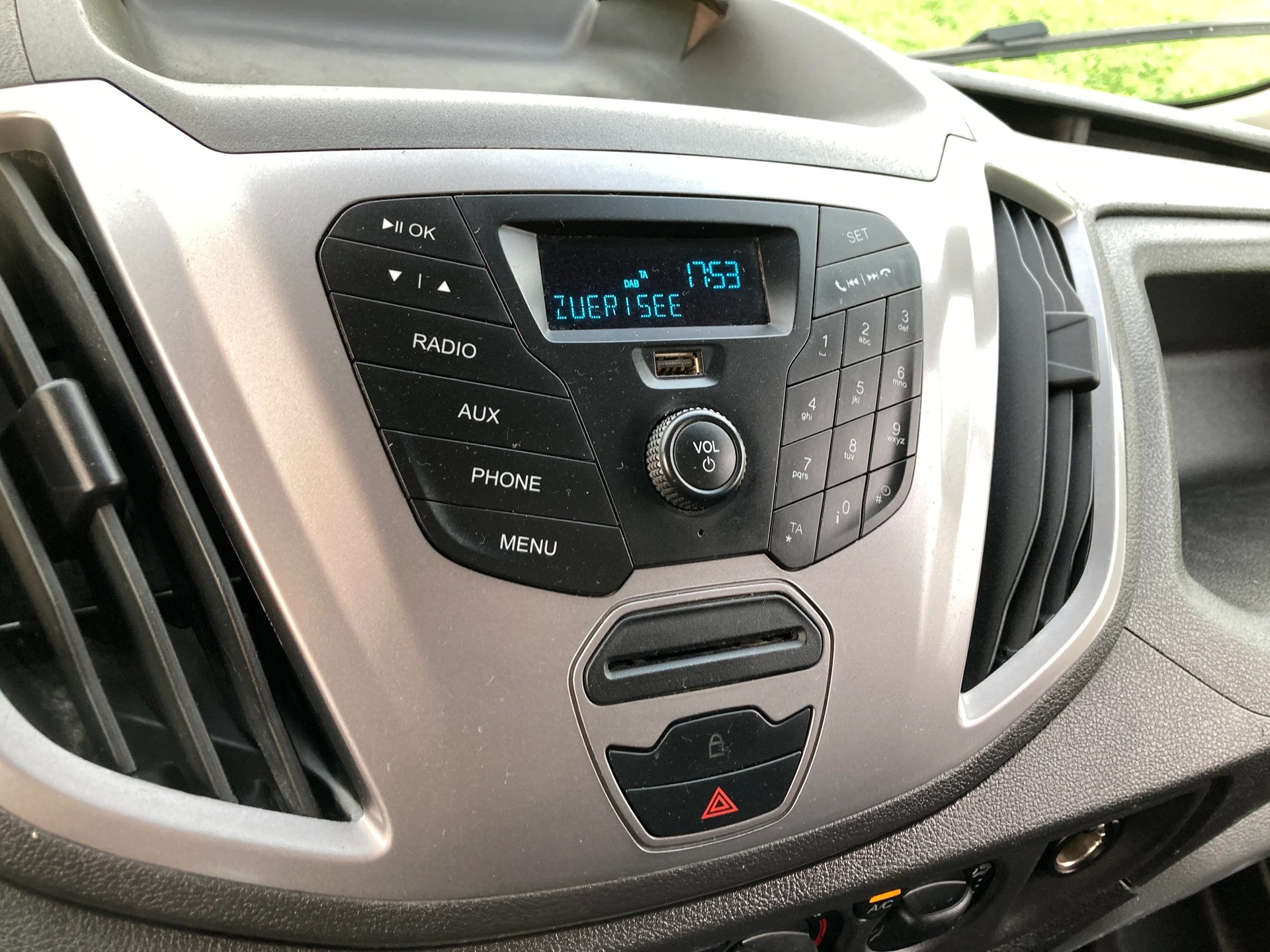 FORD Transit Van 310 L2 Ambiente 2.0 TDCi 105 FWD mit Anhängerkupplung-image-10