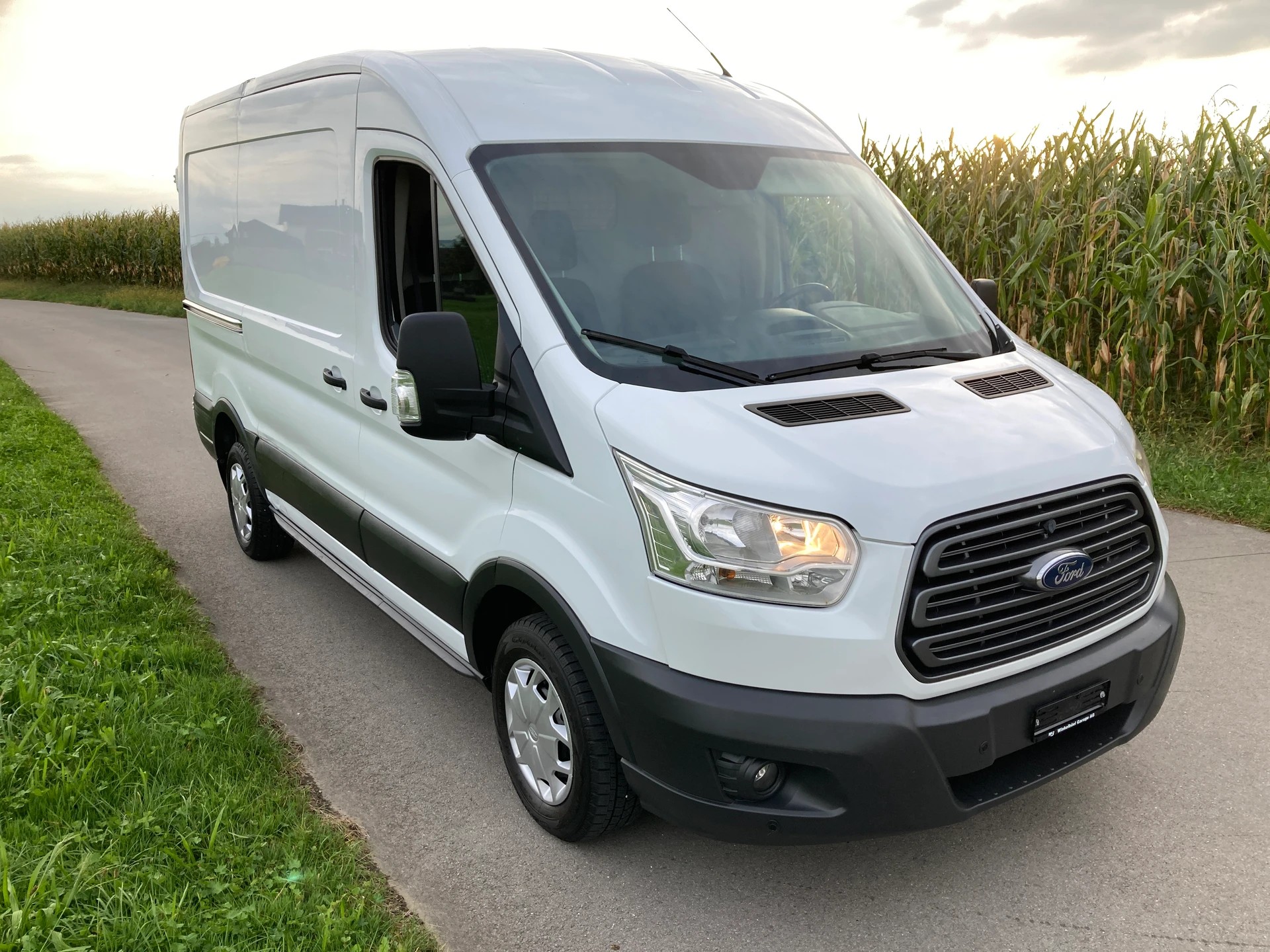 FORD Transit Van 310 L2 Ambiente 2.0 TDCi 105 FWD mit Anhängerkupplung-image-1