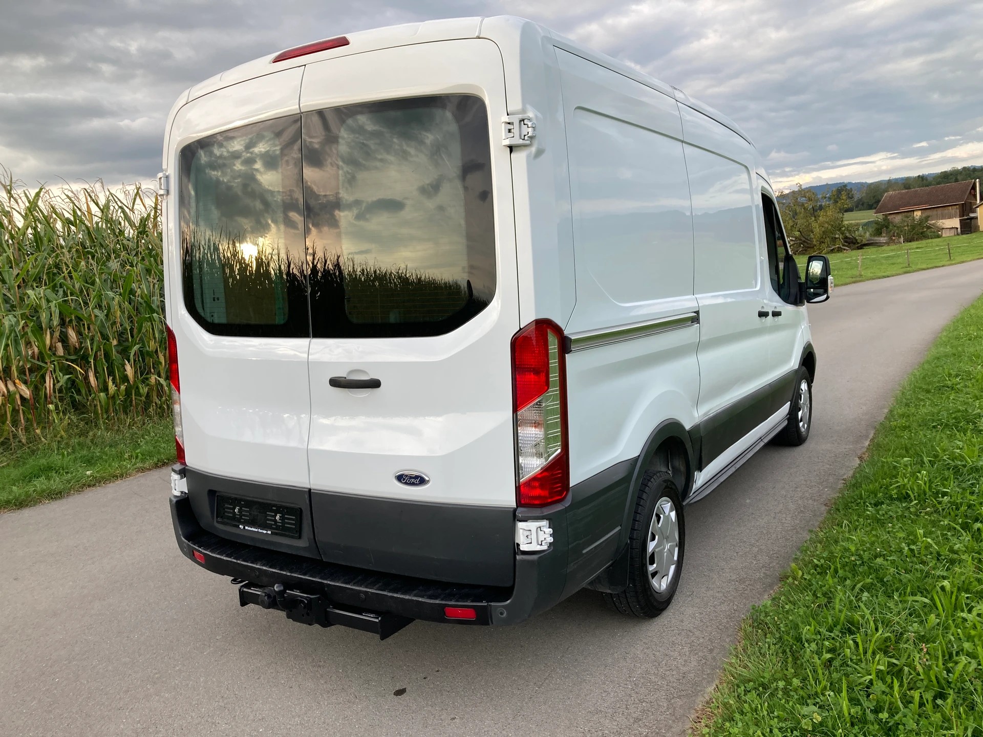 FORD Transit Van 310 L2 Ambiente 2.0 TDCi 105 FWD mit Anhängerkupplung-image-2