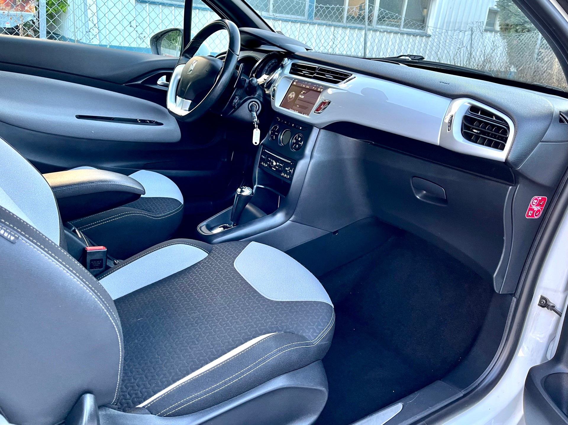 DS AUTOMOBILES DS3 1.2 VTi Chic ETG5-image-21