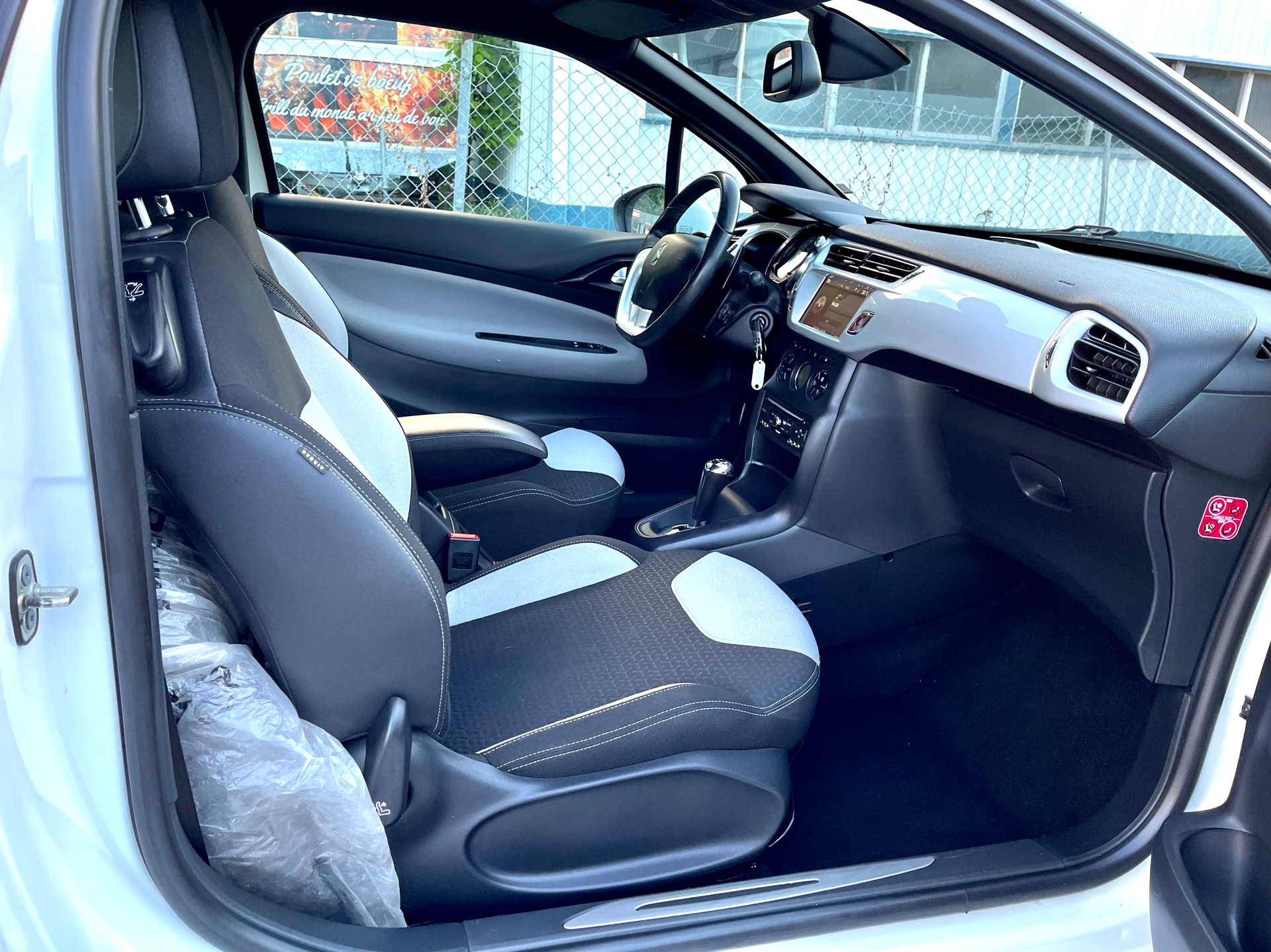 DS AUTOMOBILES DS3 1.2 VTi Chic ETG5-image-6