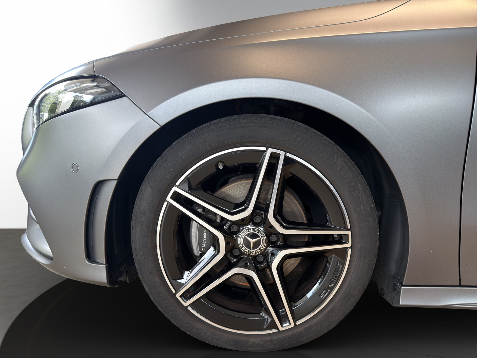 MERCEDES-BENZ A 200 AMG Line 4Matic-image-5