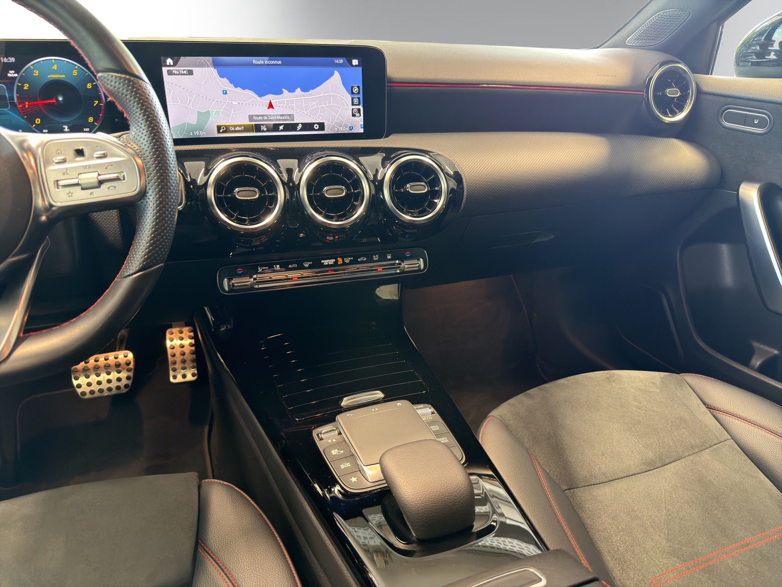 Image MERCEDES-BENZ A-200 A 200 AMG Line 4Matic