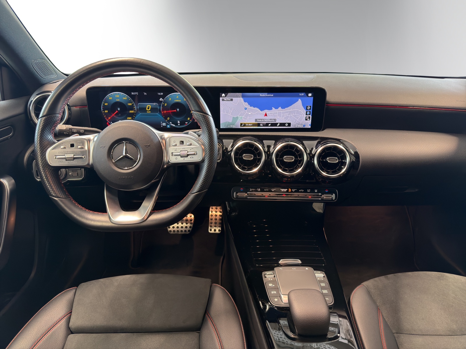 Image MERCEDES-BENZ A-200 A 200 AMG Line 4Matic