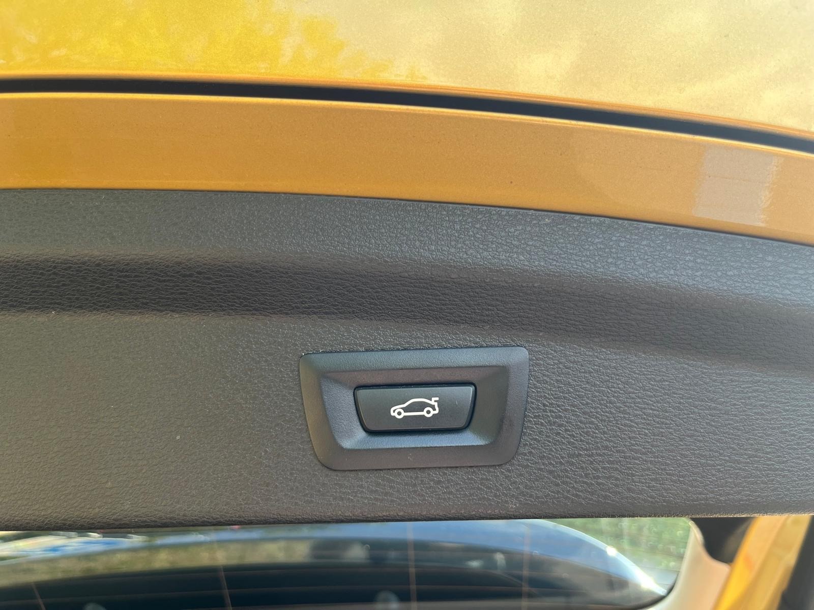 BMW 18i sDrive-image-7