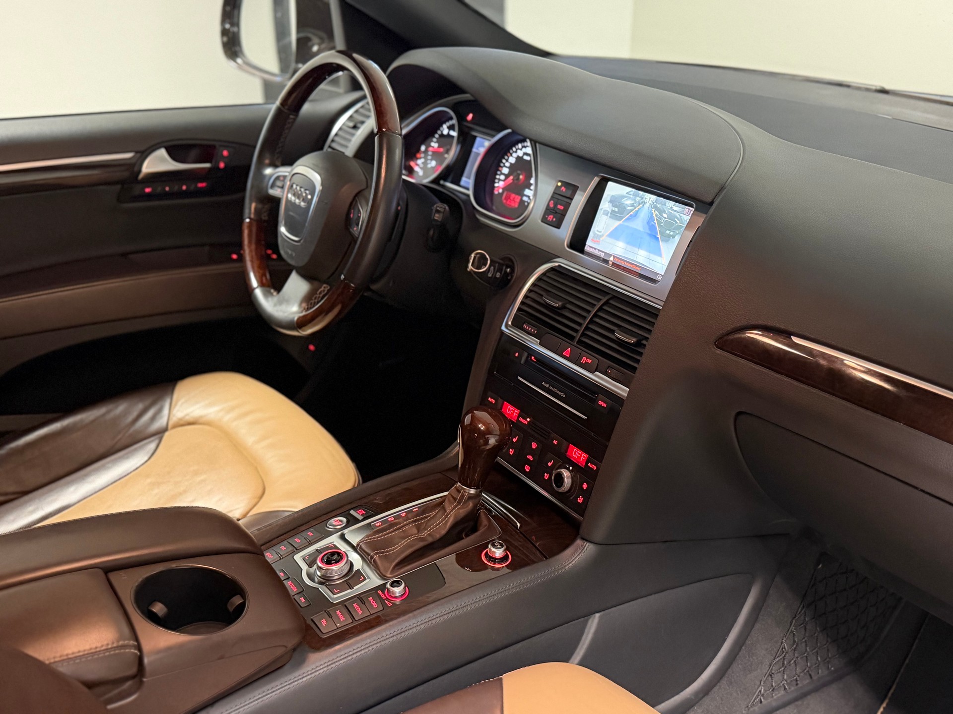 AUDI Q7 4.2 TDI quattro tiptronic-image-11
