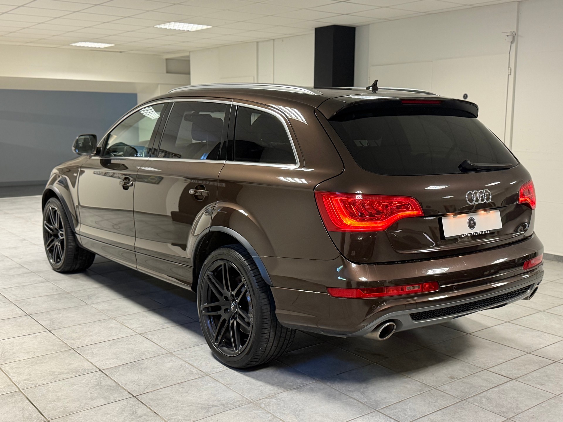 AUDI Q7 4.2 TDI quattro tiptronic-image-25