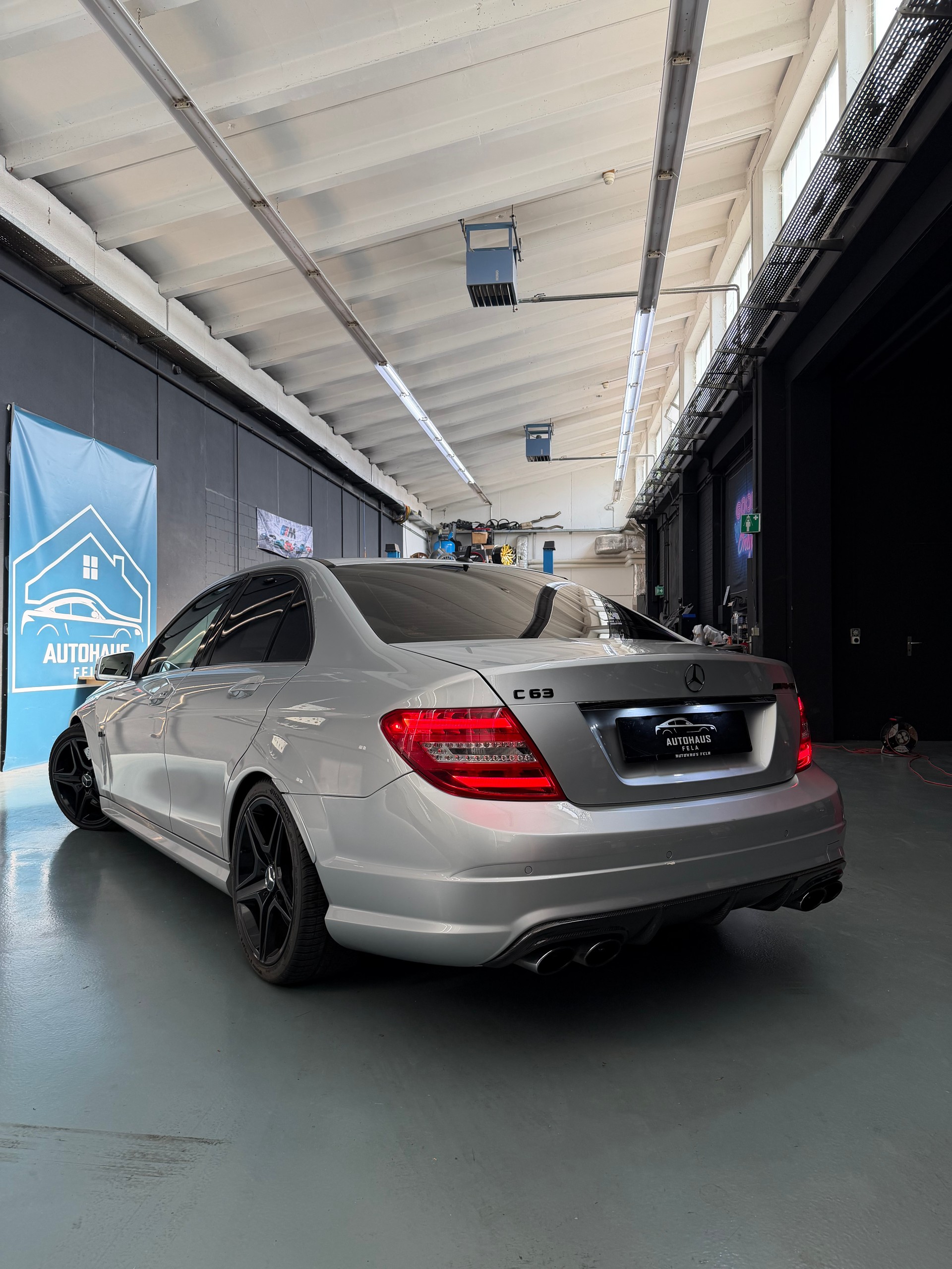 MERCEDES-BENZ C 63 AMG Avantgarde 7G-Tronic-image-2