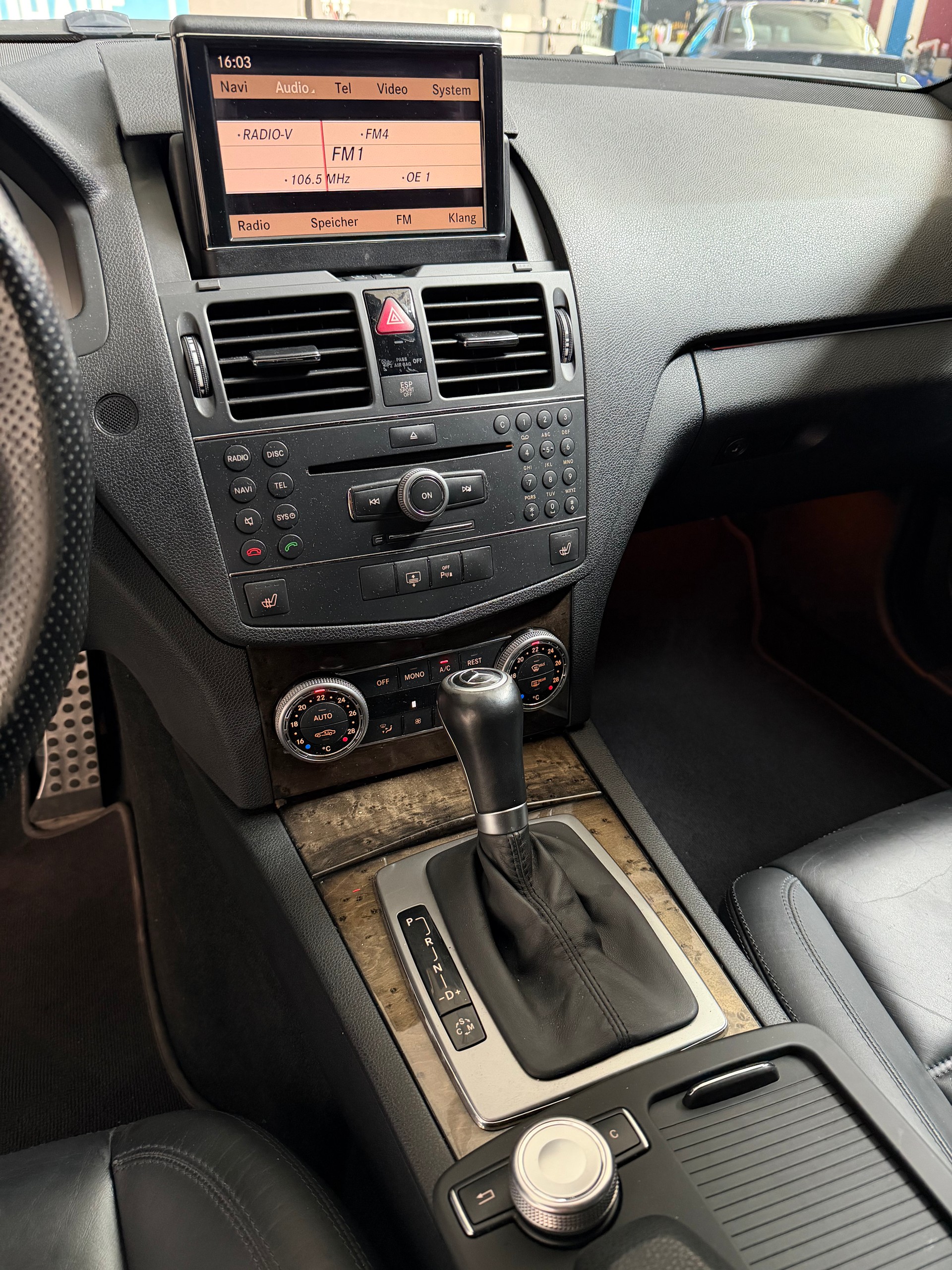 MERCEDES-BENZ C 63 AMG Avantgarde 7G-Tronic-image-4