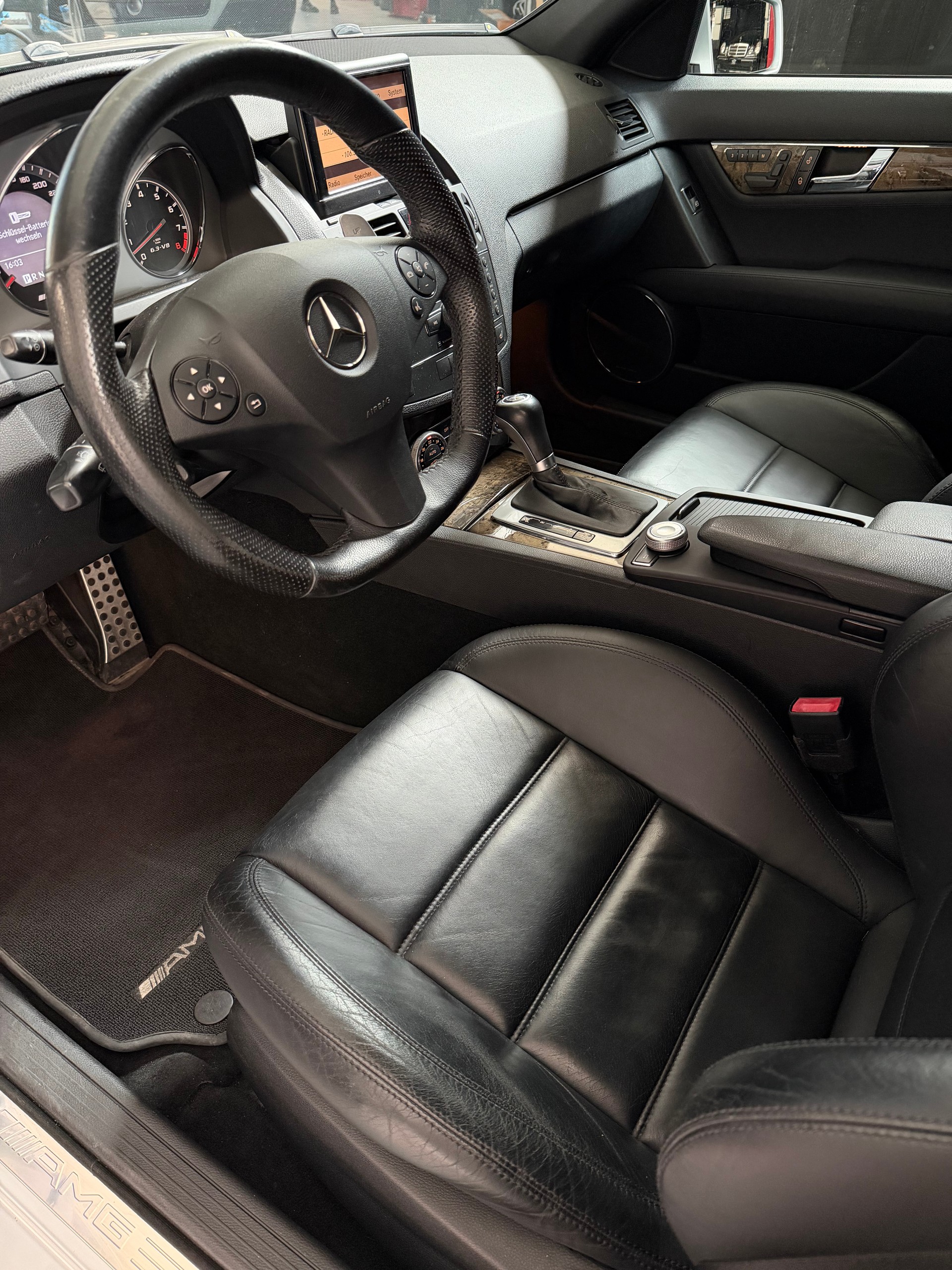 MERCEDES-BENZ C 63 AMG Avantgarde 7G-Tronic-image-3