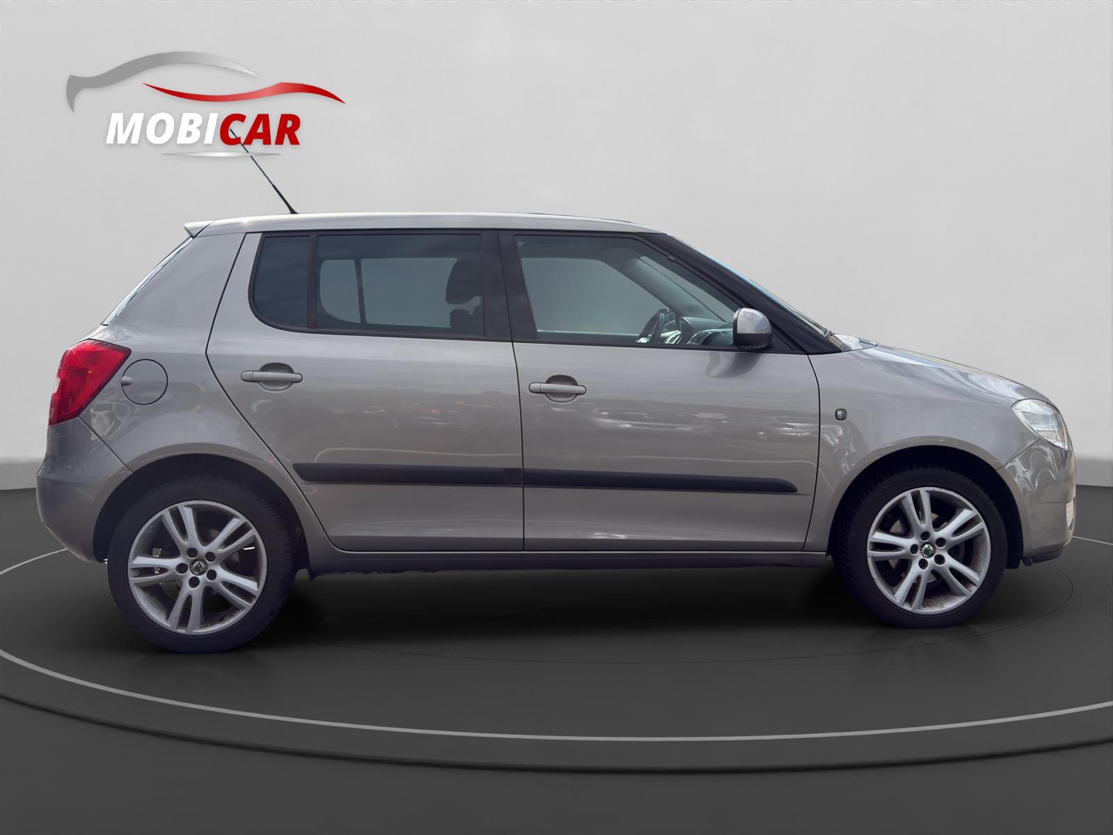 SKODA Fabia 1.6 Elegance Tiptronic-image-5
