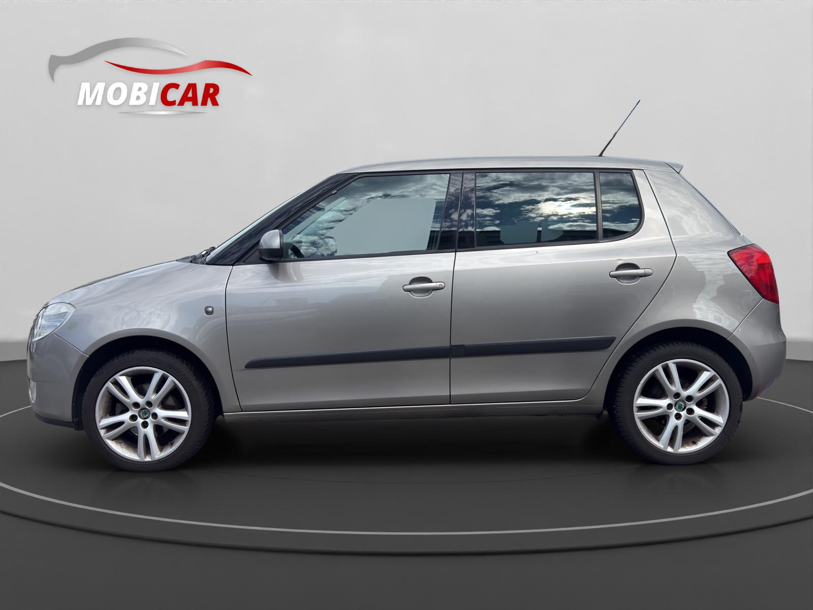 SKODA Fabia 1.6 Elegance Tiptronic-image-1