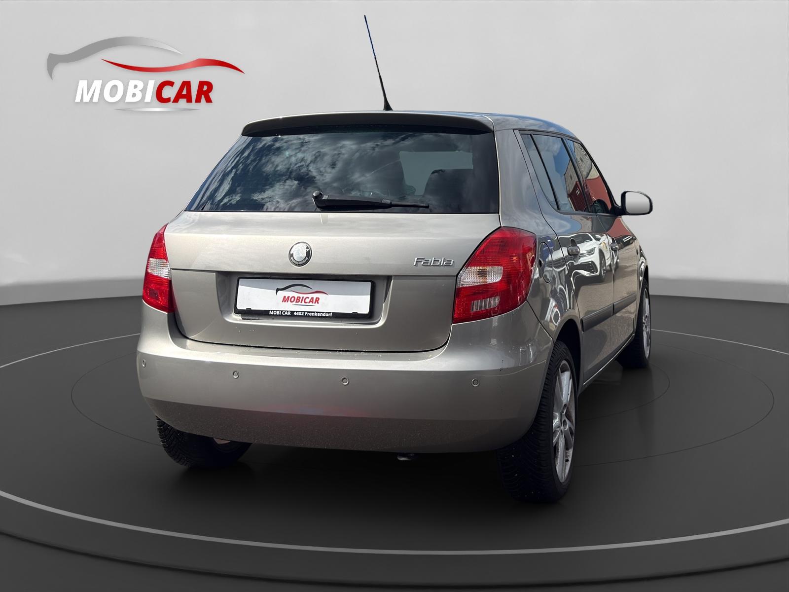 SKODA Fabia 1.6 Elegance Tiptronic-image-4