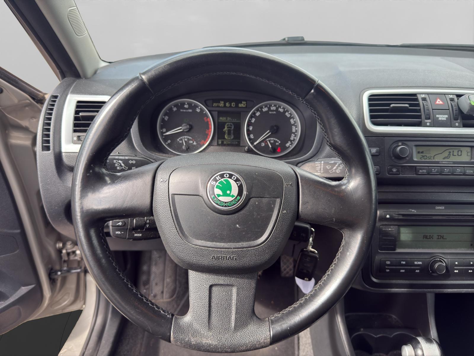 SKODA Fabia 1.6 Elegance Tiptronic-image-9