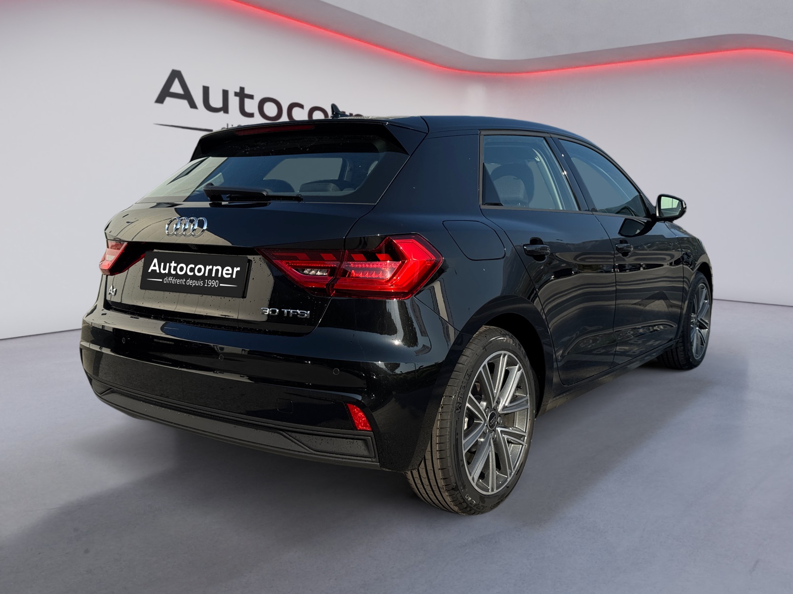 AUDI A1 Sportback 30 TFSI Attraction S-tronic-image-4