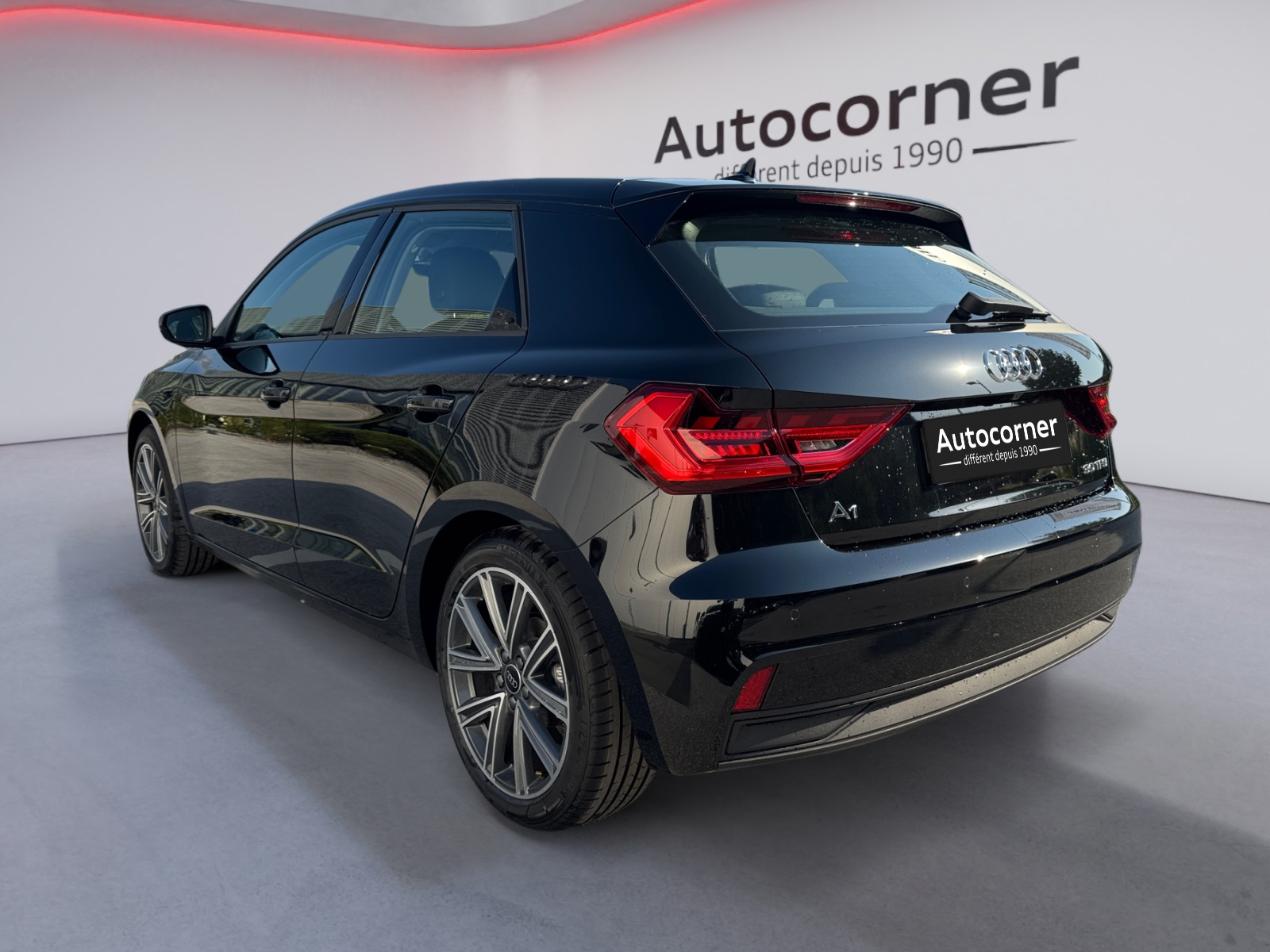 AUDI A1 Sportback 30 TFSI Attraction S-tronic-image-2