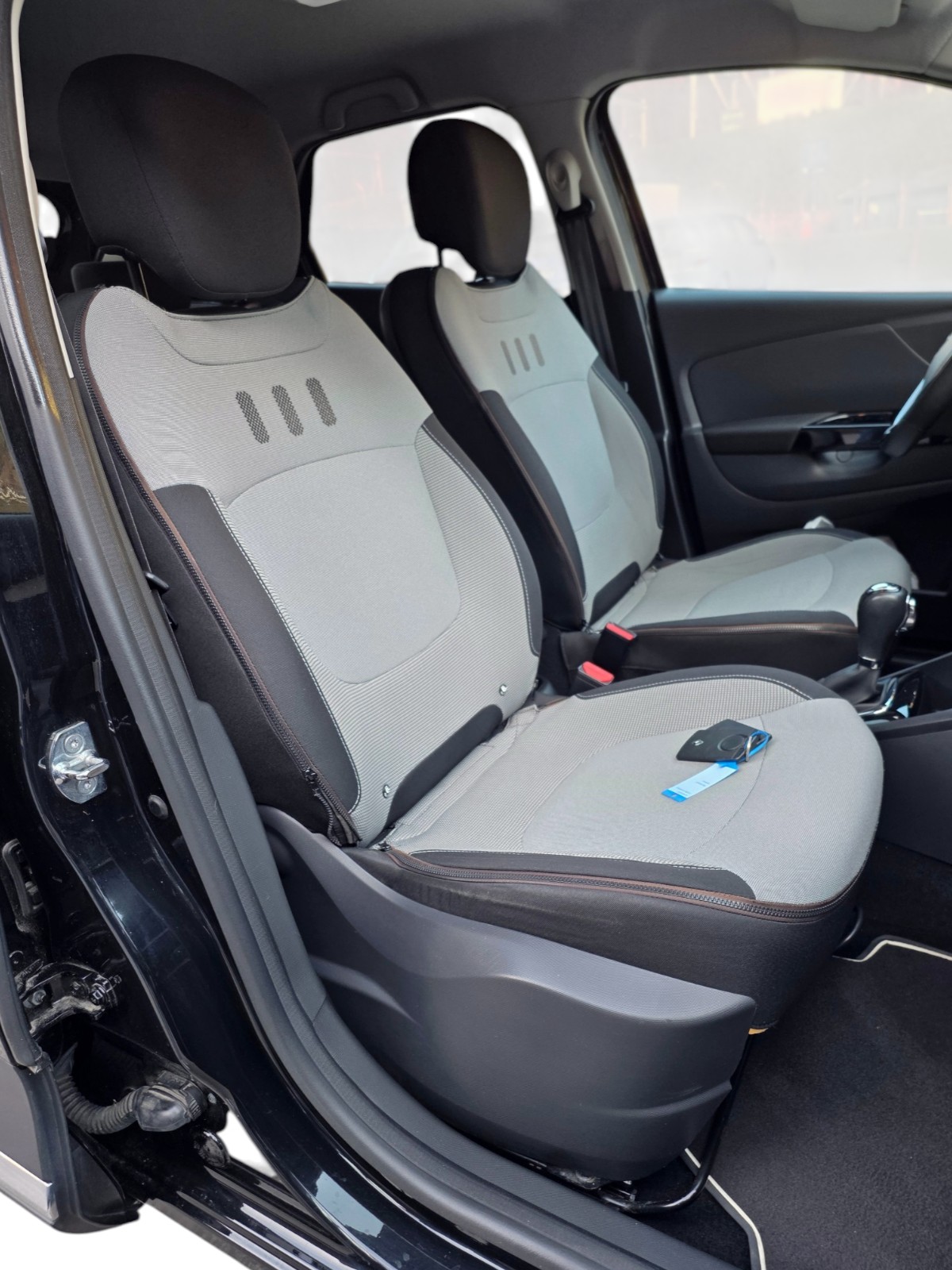 RENAULT Captur 1.2 T 16V Dynamique EDC-image-14