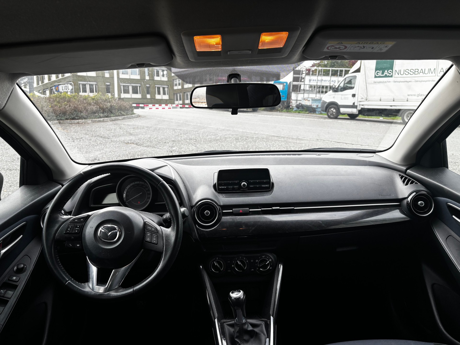 MAZDA 2 1.5i 16V Skyactiv-G Ambition-image-11