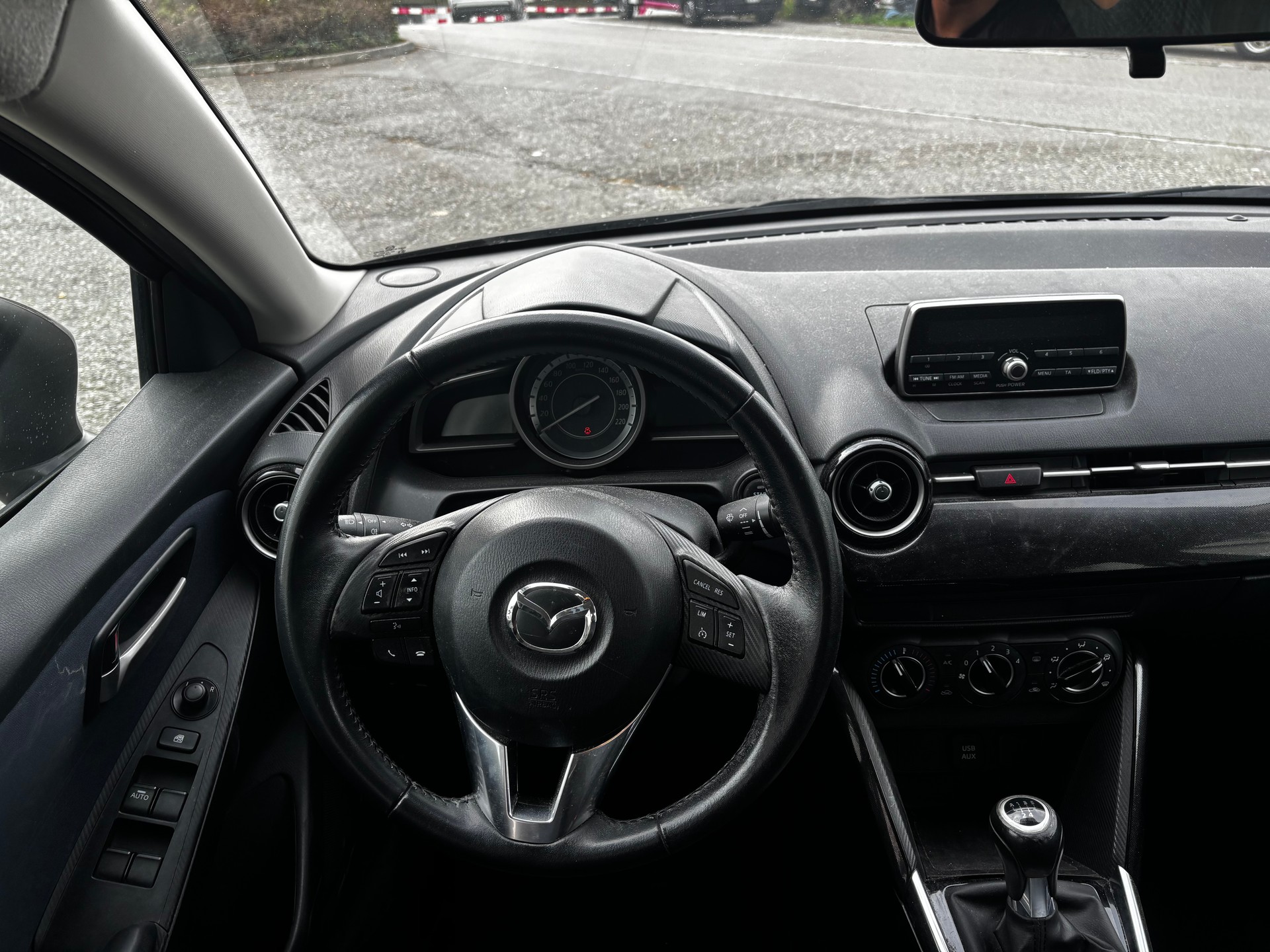 MAZDA 2 1.5i 16V Skyactiv-G Ambition-image-12