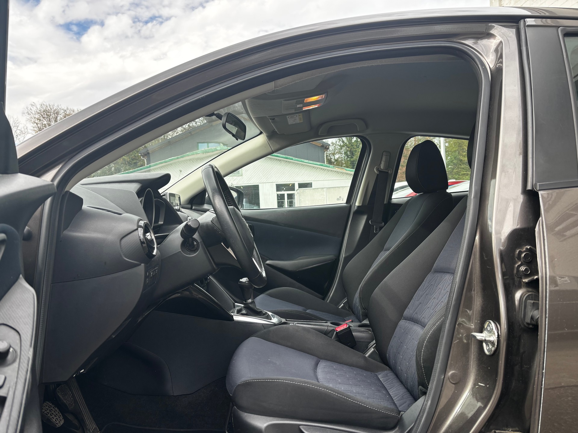 MAZDA 2 1.5i 16V Skyactiv-G Ambition-image-8