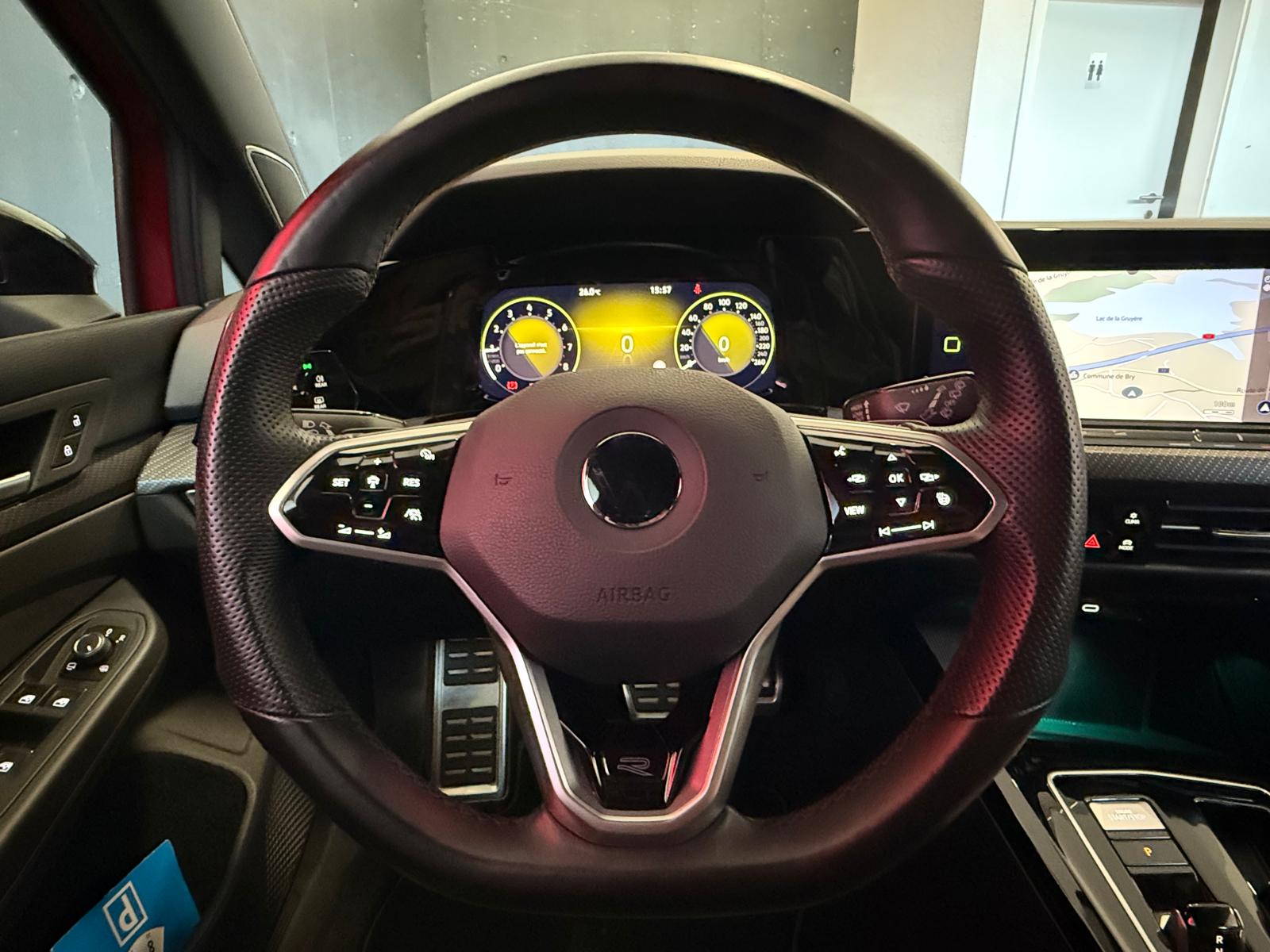 VW Golf 1.5 eTSI R-Line DSG *Matrix LED *Harman Kardon-image-16