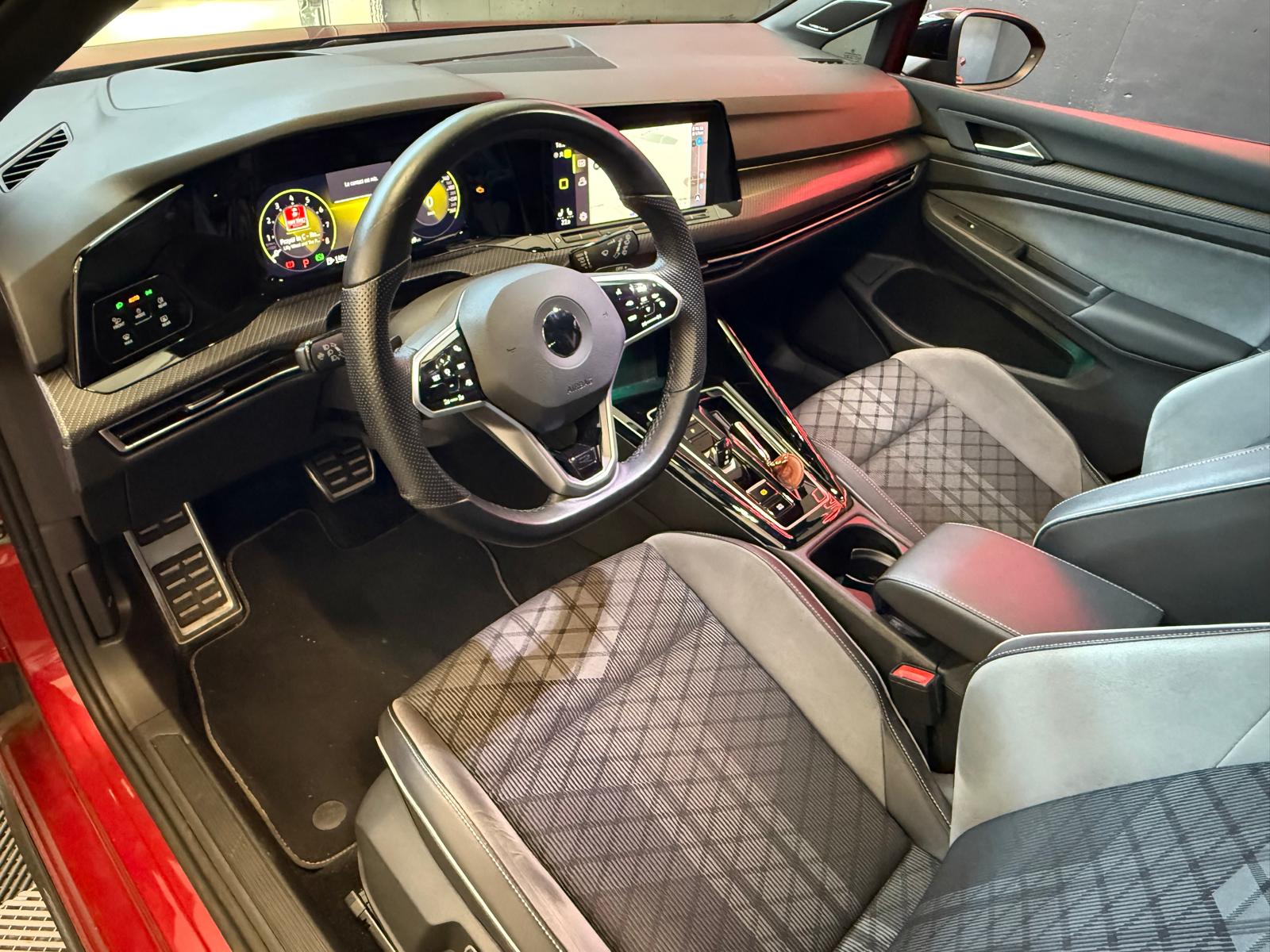 VW Golf 1.5 eTSI R-Line DSG *Matrix LED *Harman Kardon-image-1