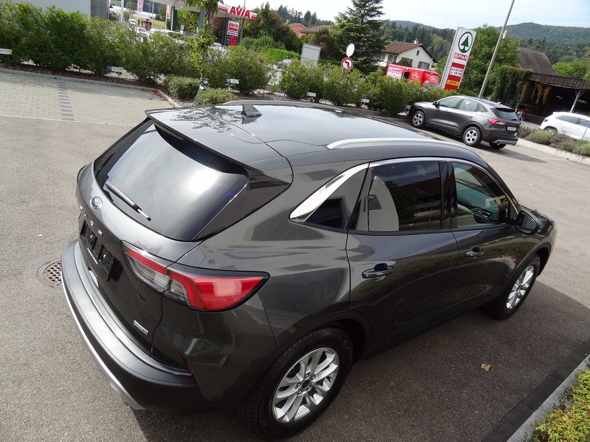 FORD Kuga 2.5 FHEV Titanium X 4WD-image-6