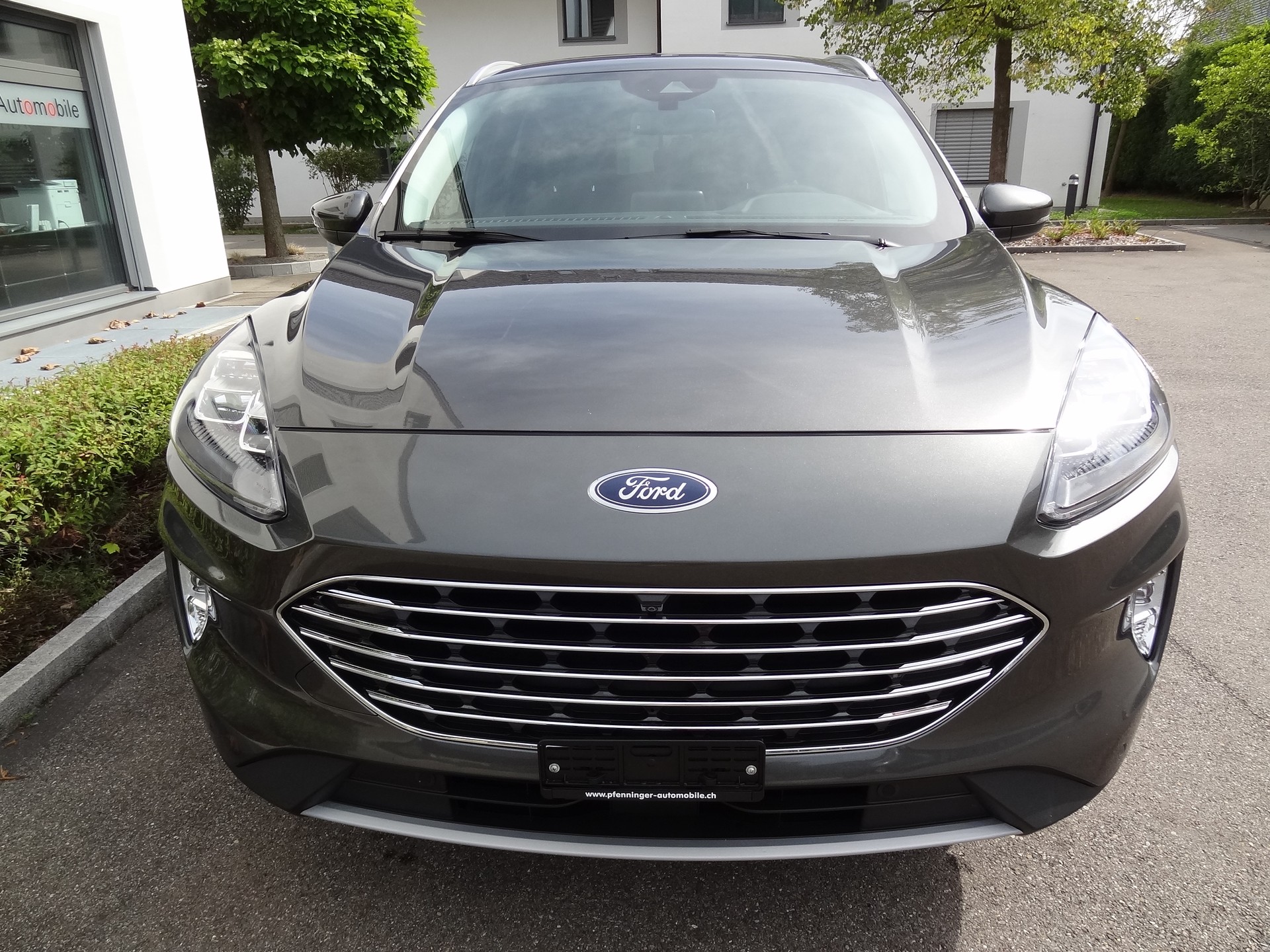 FORD Kuga 2.5 FHEV Titanium X 4WD-image-8