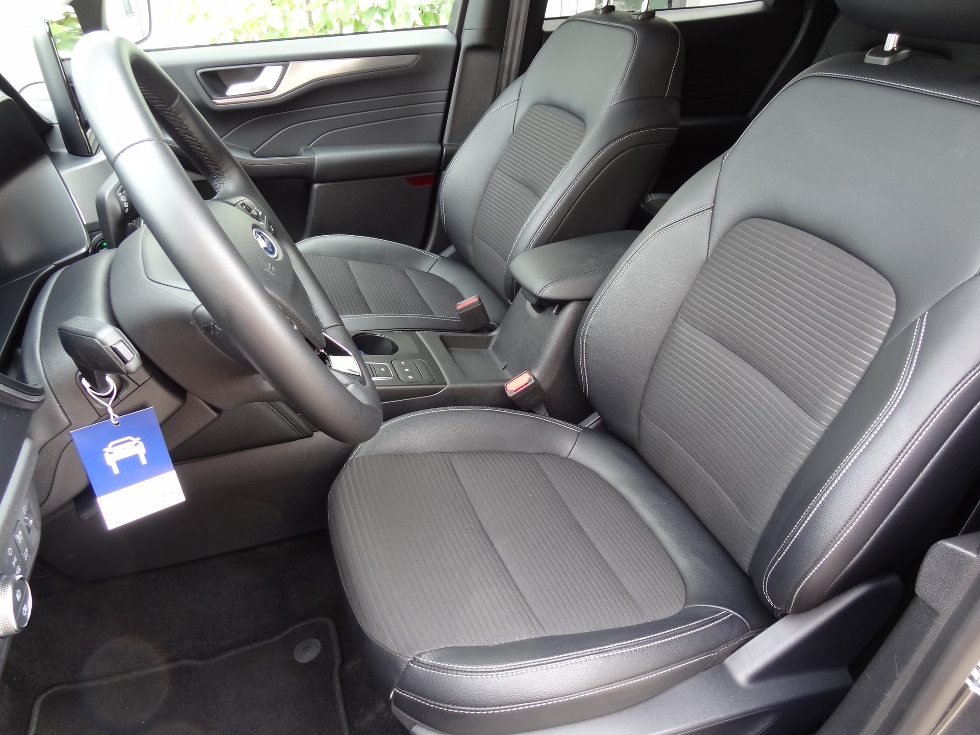 FORD Kuga 2.5 FHEV Titanium X 4WD-image-24