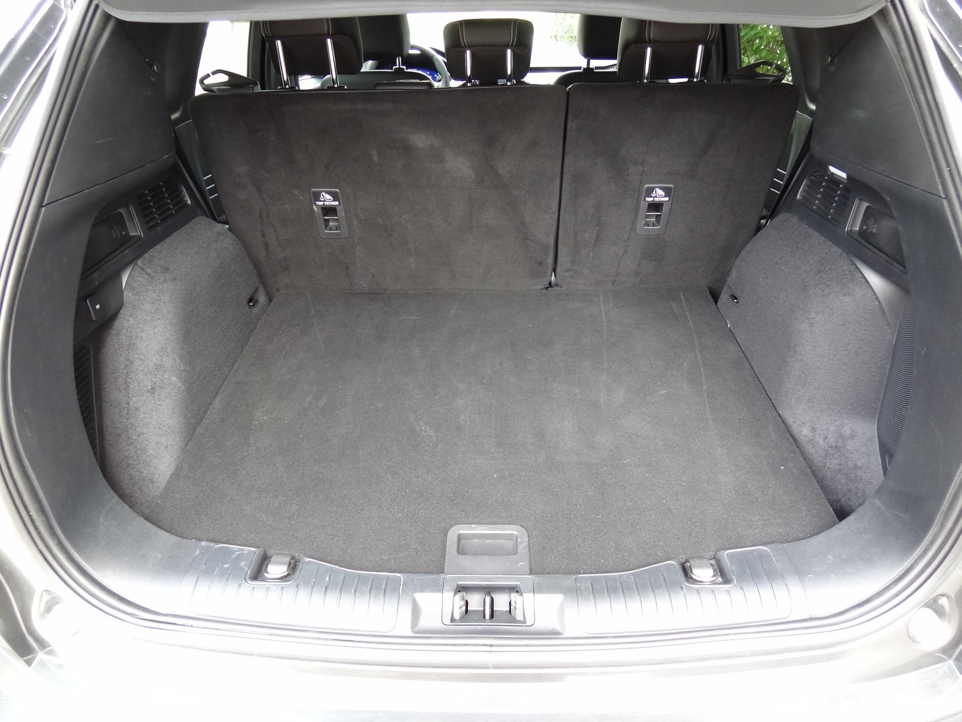 FORD Kuga 2.5 FHEV Titanium X 4WD-image-26
