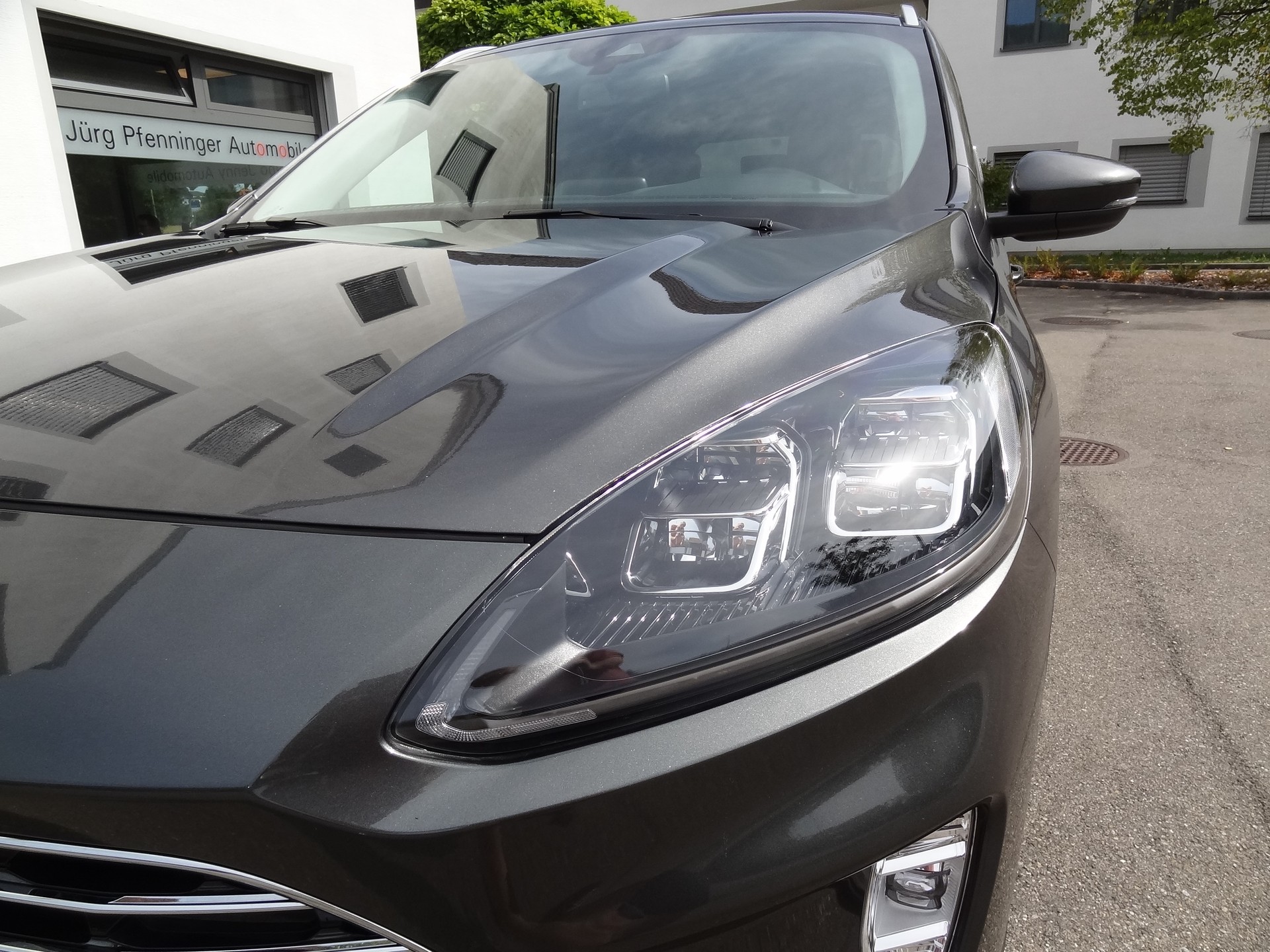 FORD Kuga 2.5 FHEV Titanium X 4WD-image-9