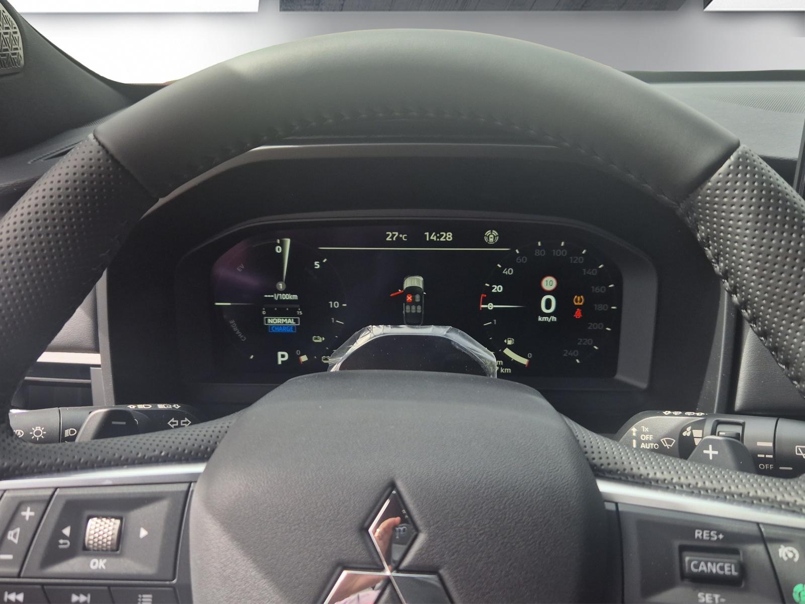 MITSUBISHI Outlander 2.4 PHEV Sport 4x4-image-6