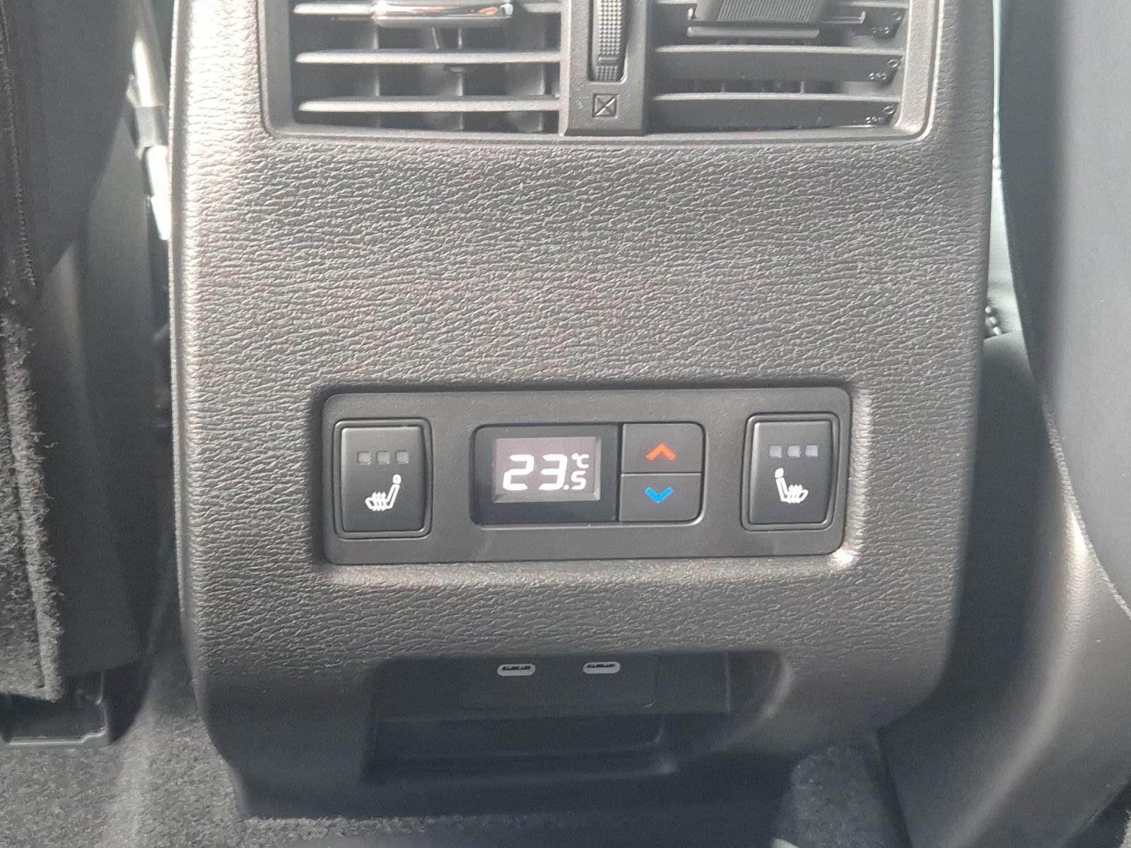MITSUBISHI Outlander 2.4 PHEV Sport 4x4-image-13