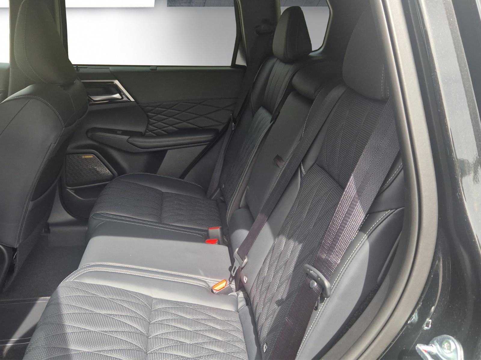 MITSUBISHI Outlander 2.4 PHEV Sport 4x4-image-9