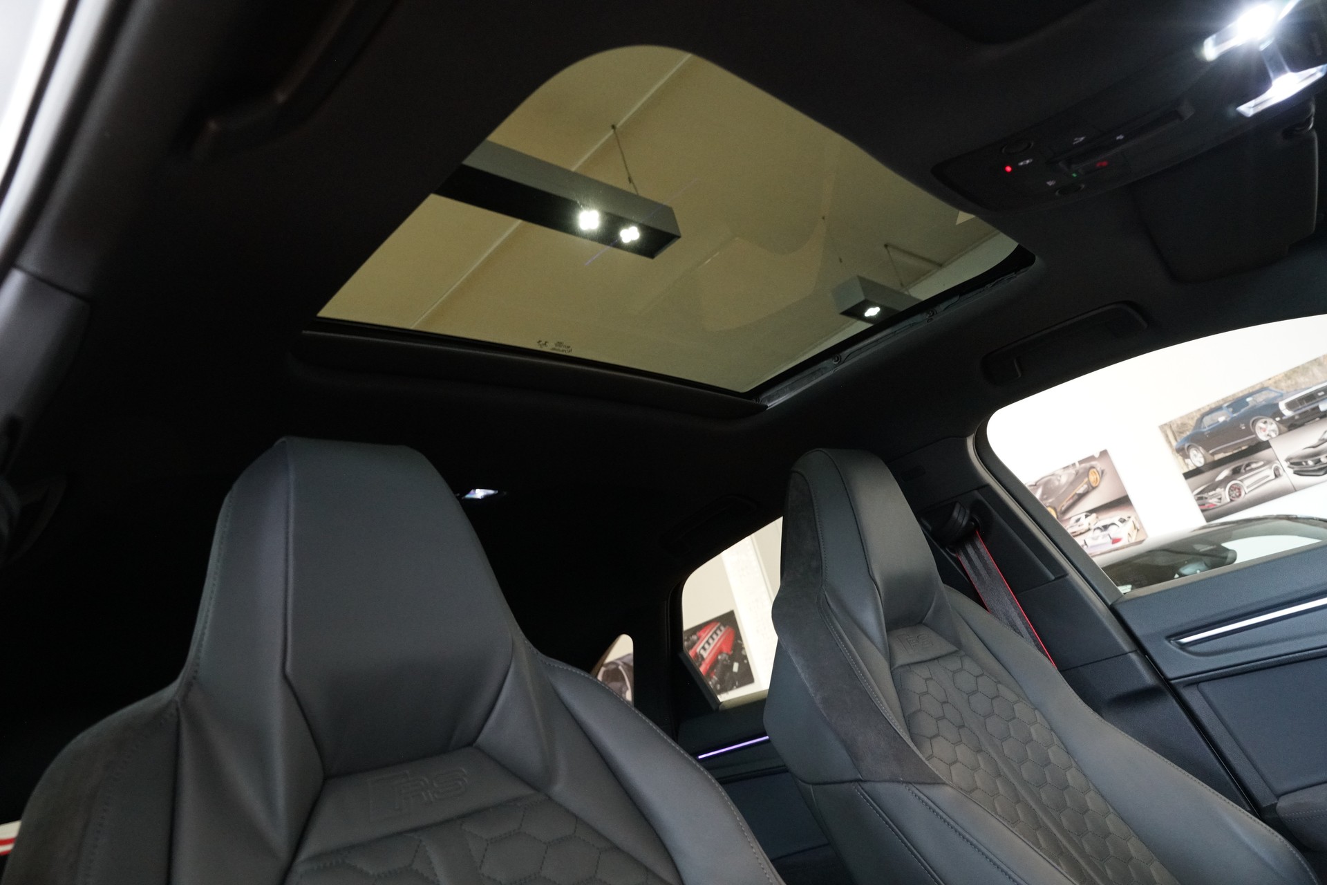 AUDI RS Q3 Sportback quattro S tronic Grau Matt Audi exclusive-image-13