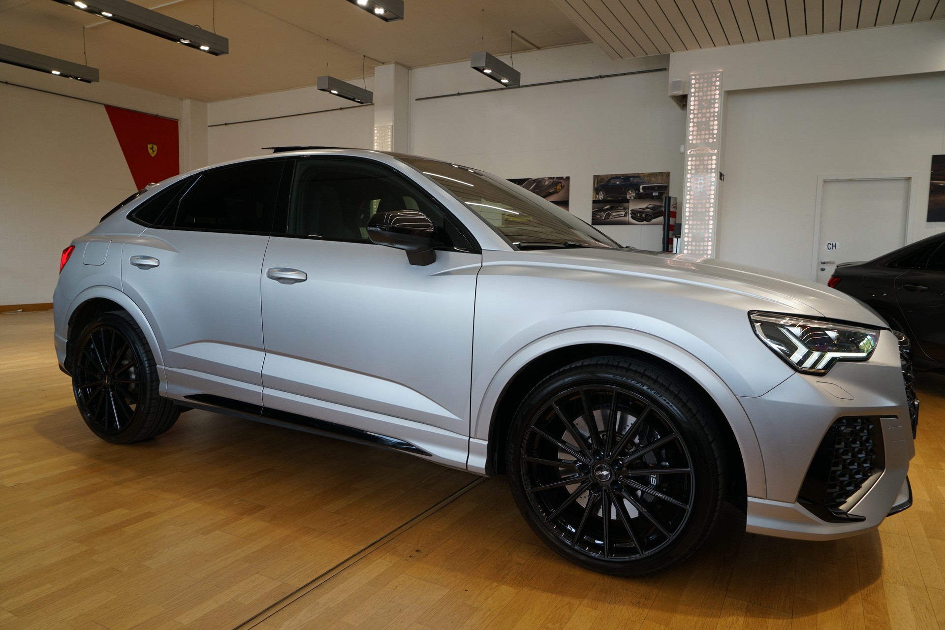 AUDI RS Q3 Sportback quattro S tronic Grau Matt Audi exclusive-image-8