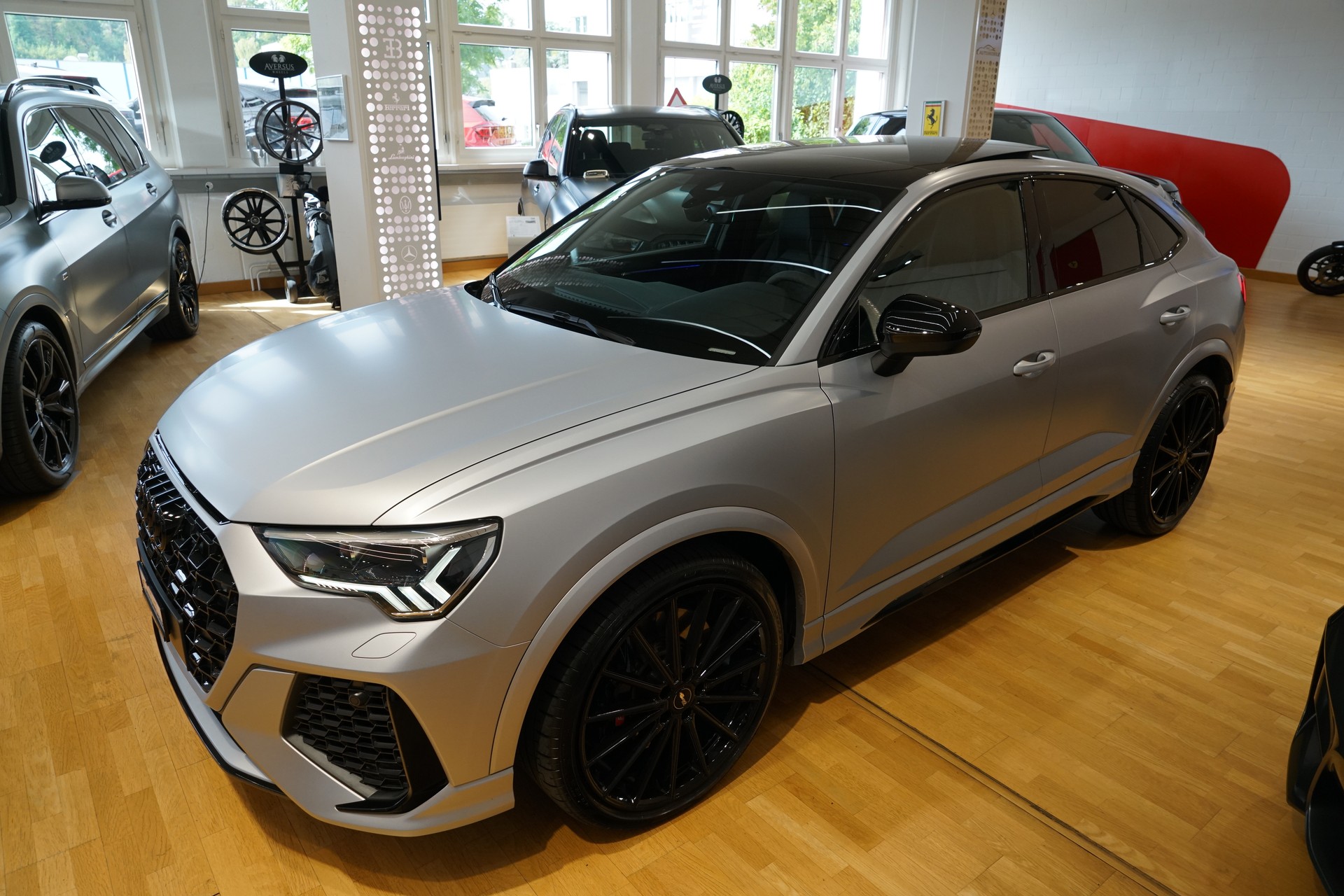 AUDI RS Q3 Sportback quattro S tronic Grau Matt Audi exclusive-image-9