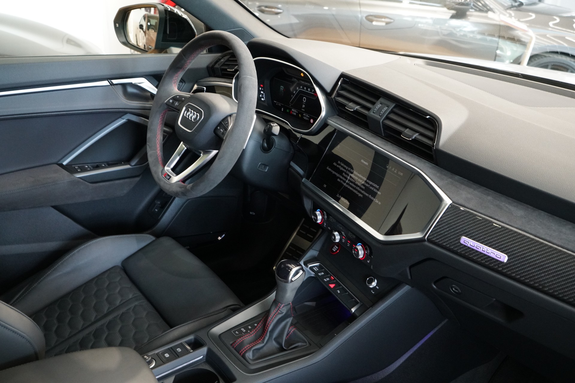 AUDI RS Q3 Sportback quattro S tronic Grau Matt Audi exclusive-image-23