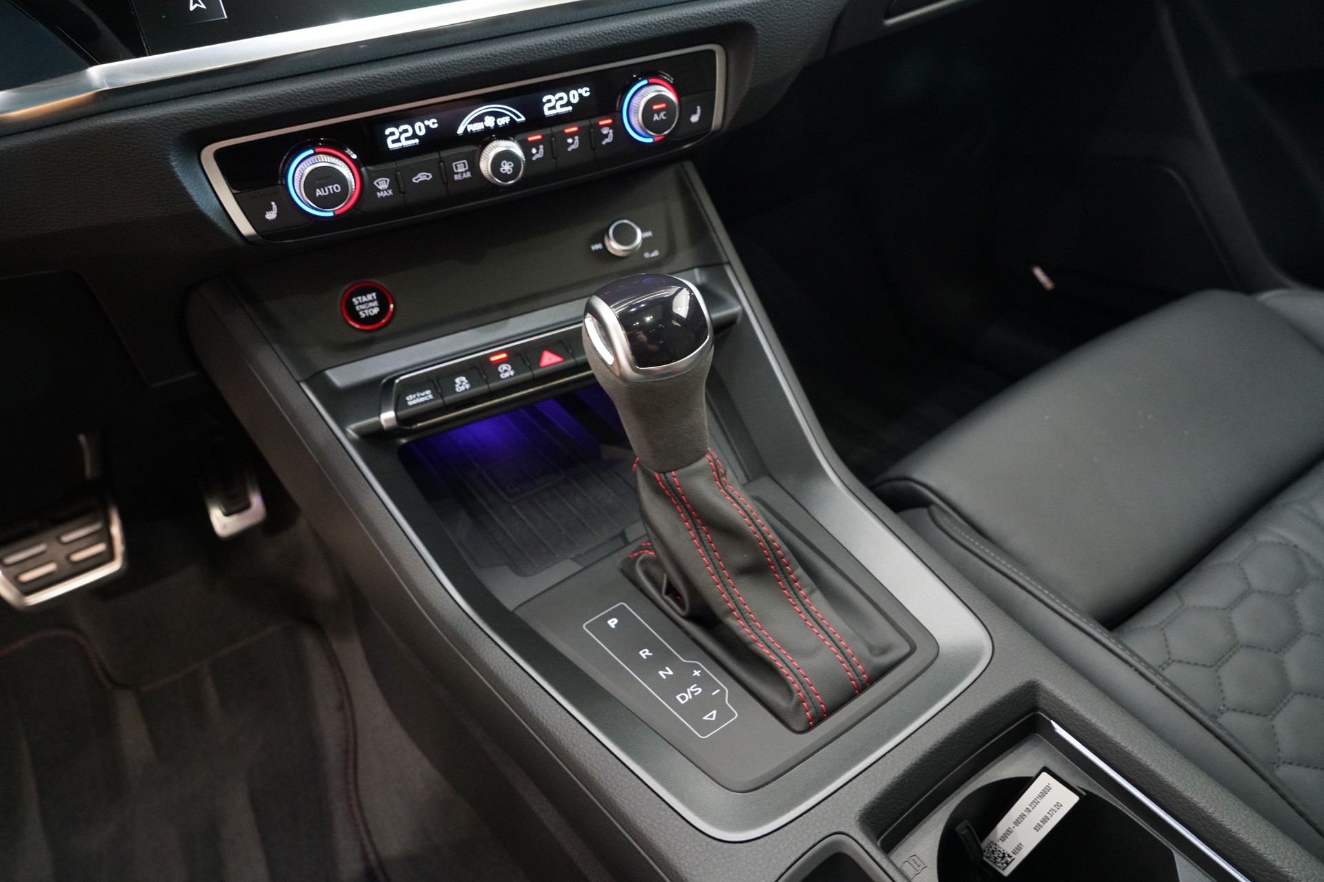 AUDI RS Q3 Sportback quattro S tronic Grau Matt Audi exclusive-image-19