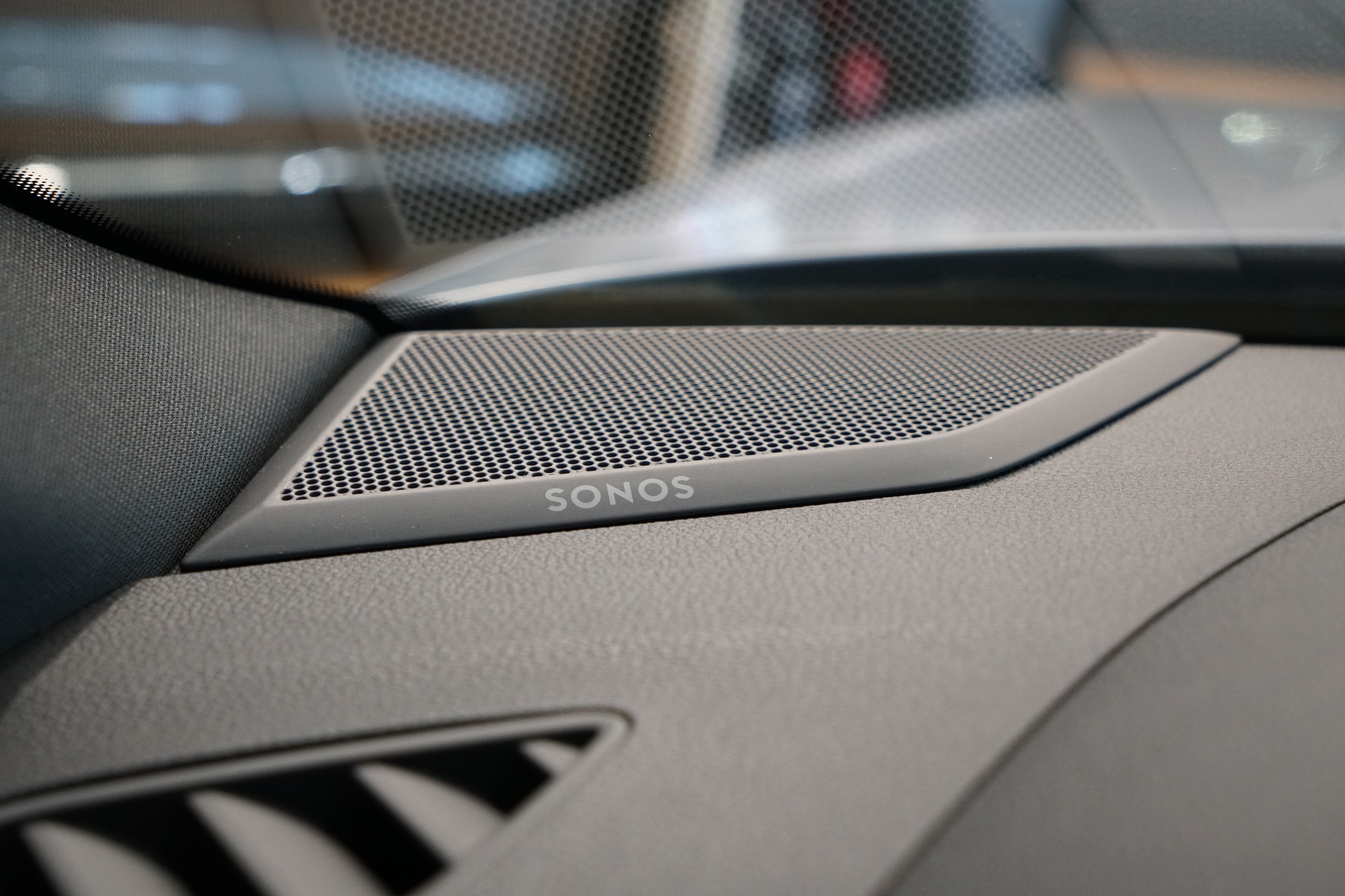 AUDI RS Q3 Sportback quattro S tronic Grau Matt Audi exclusive-image-18