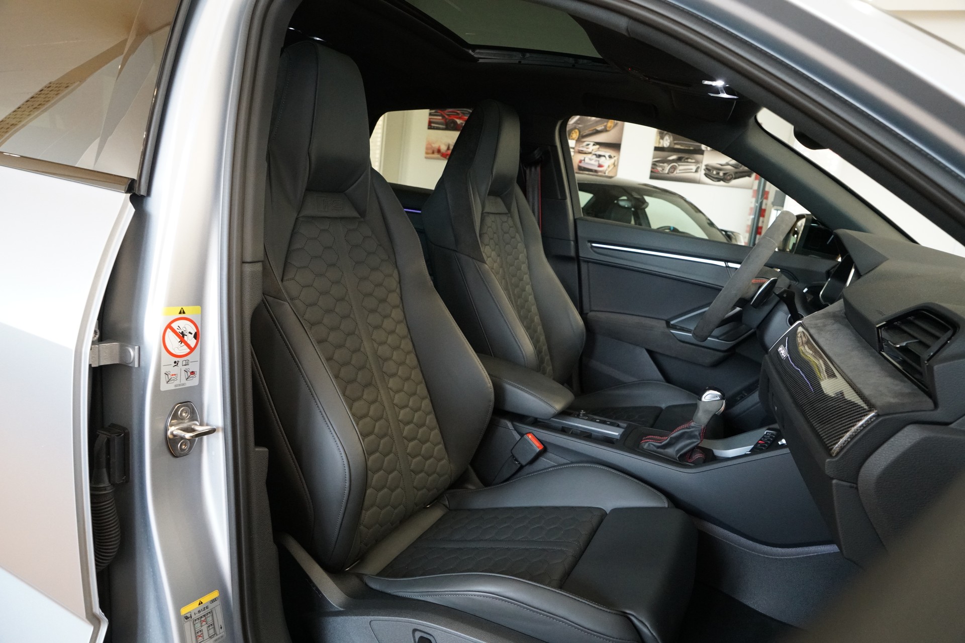 AUDI RS Q3 Sportback quattro S tronic Grau Matt Audi exclusive-image-22