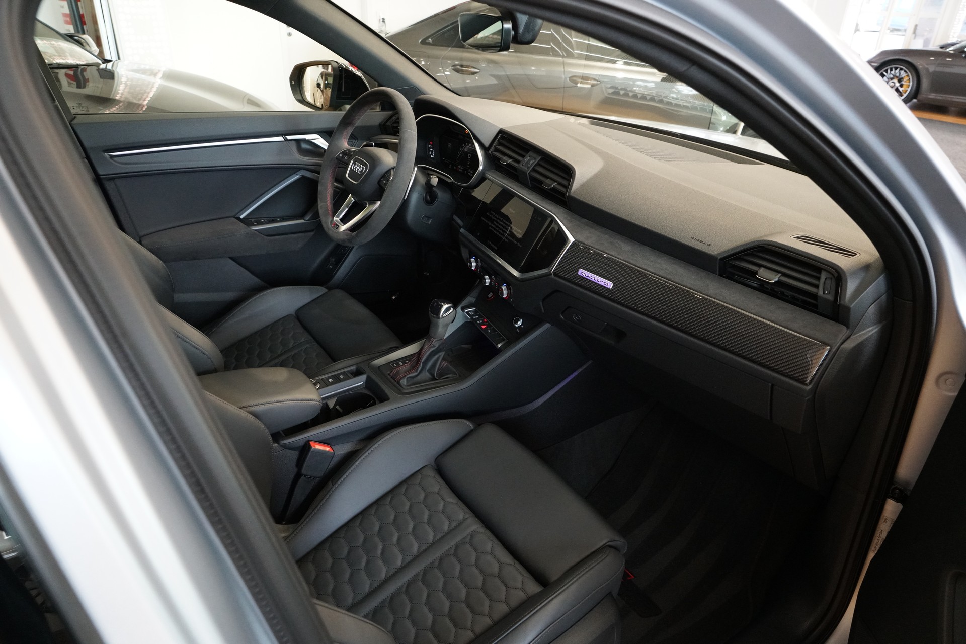 AUDI RS Q3 Sportback quattro S tronic Grau Matt Audi exclusive-image-12